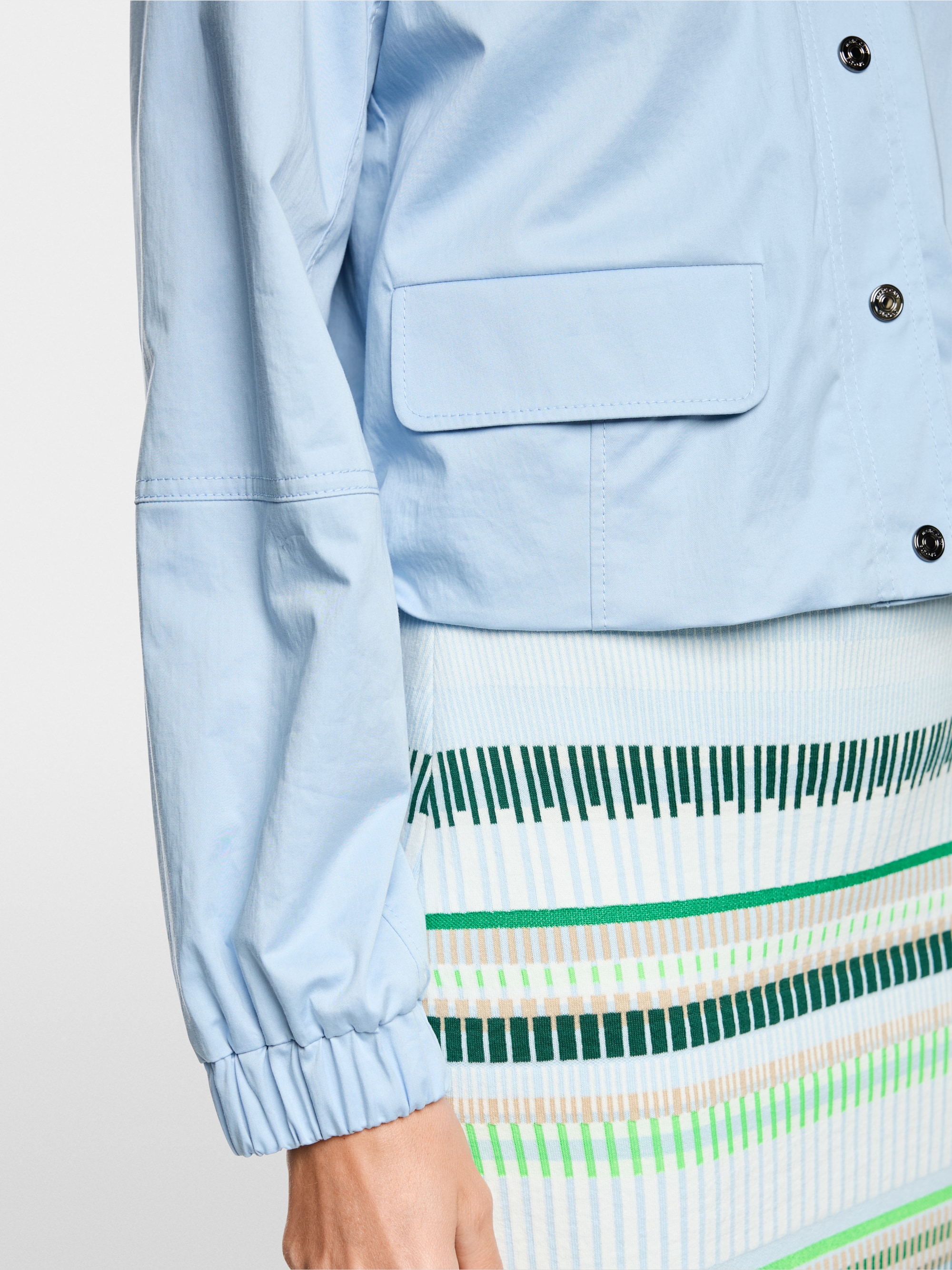 Short cotton jacket with mesh lining