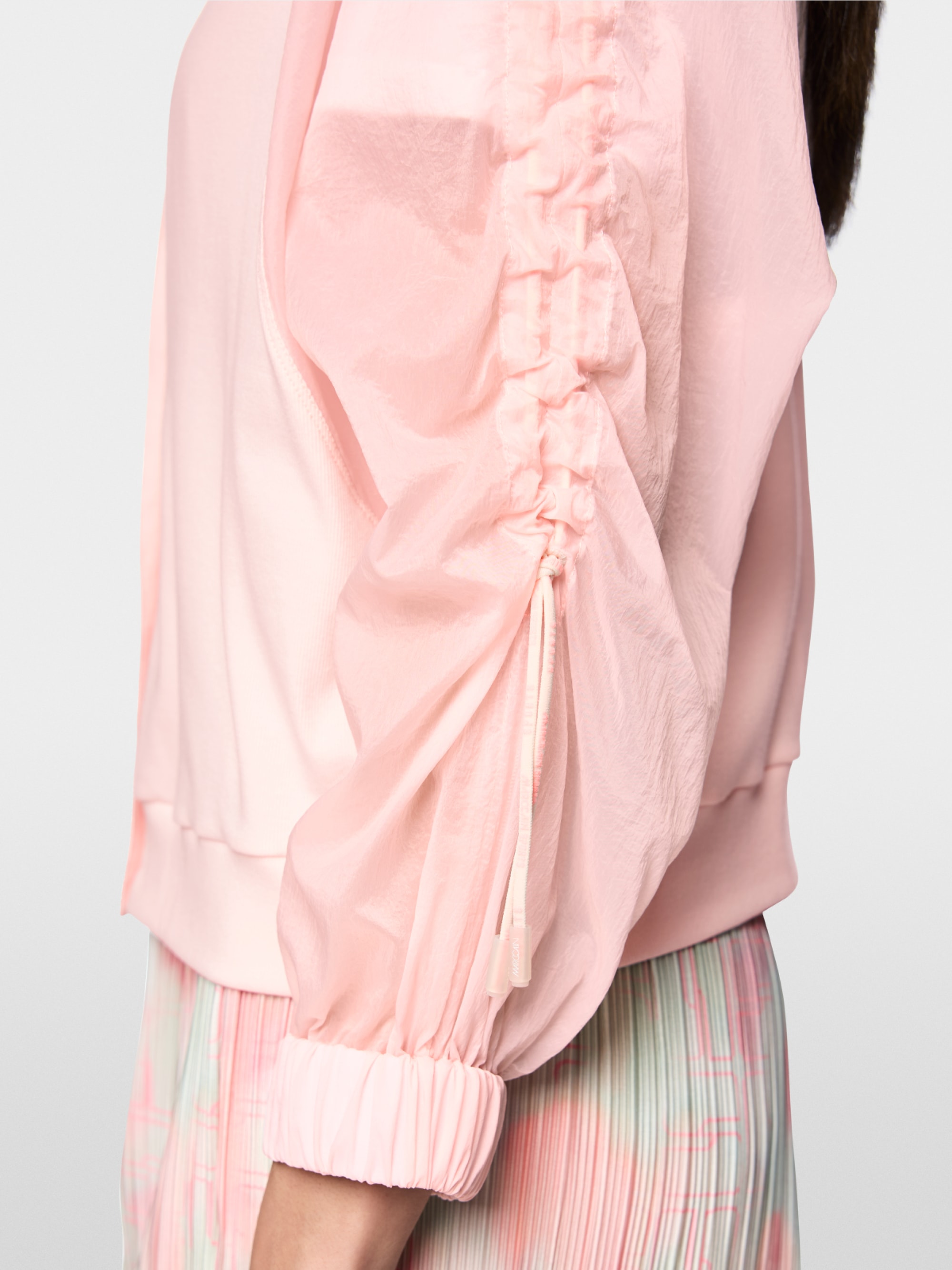 Lightweight jacket in a mix of materials