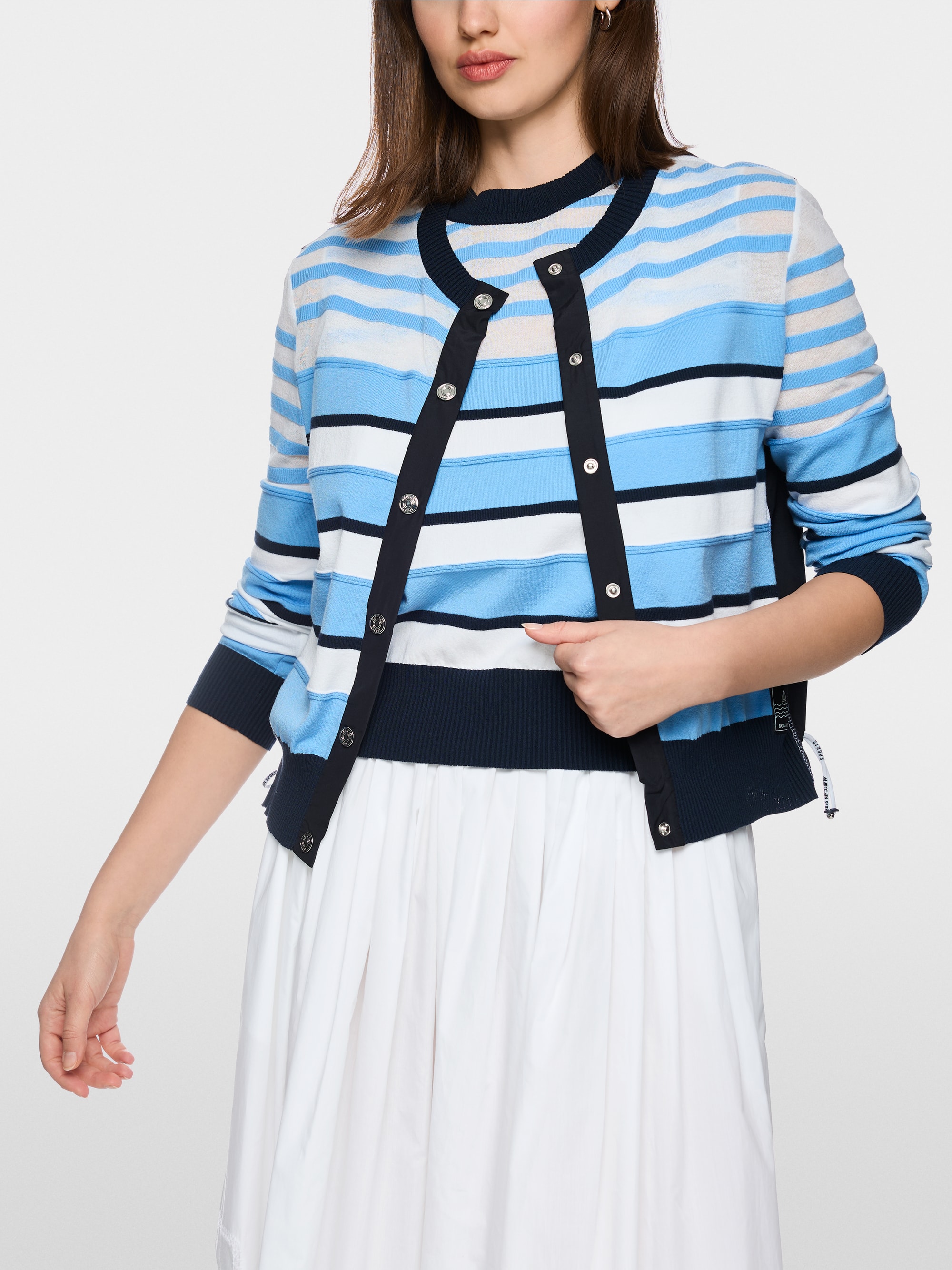 Cardigan tricoté en Allemagne