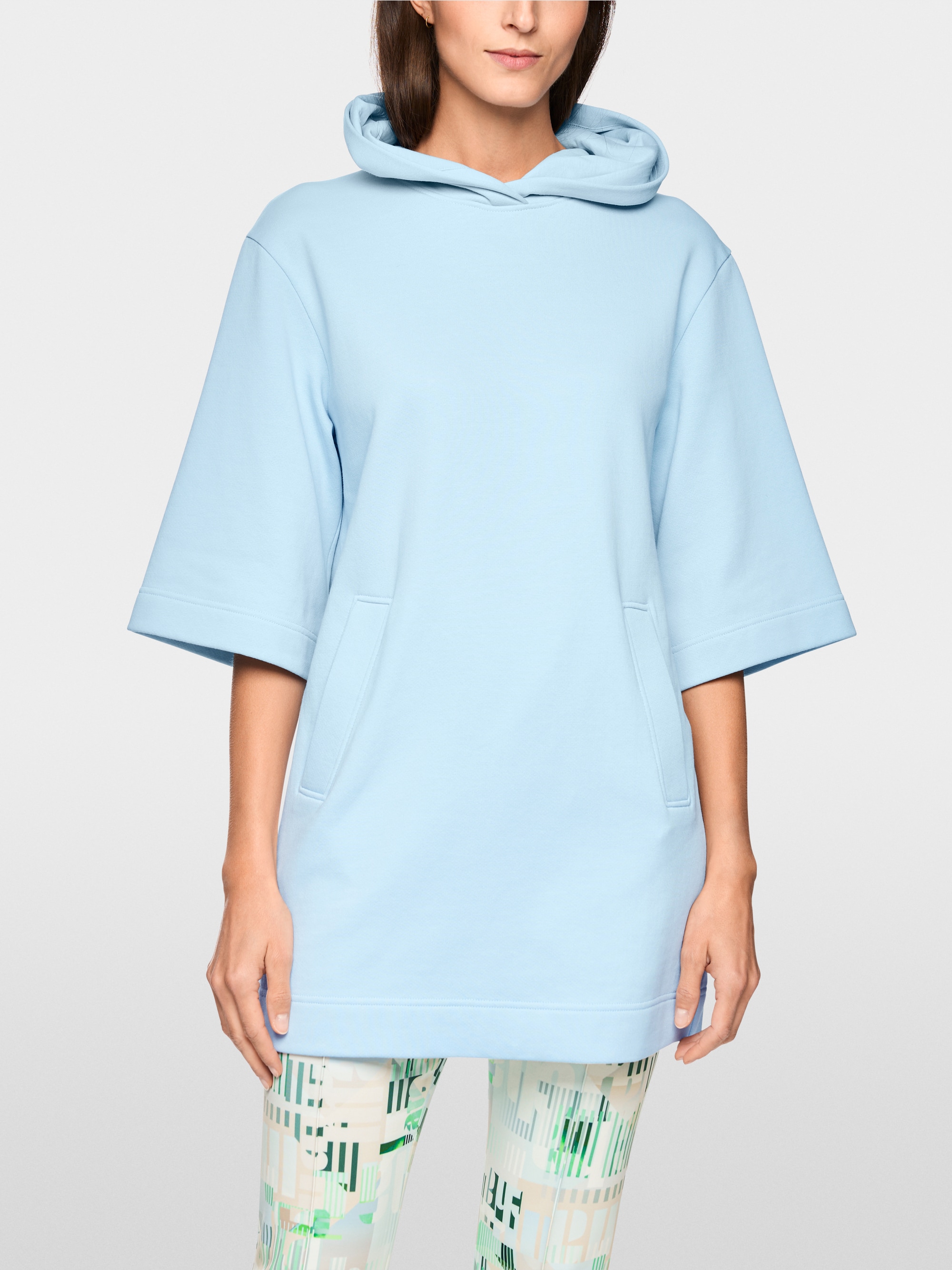 Loose-fitting hoodie