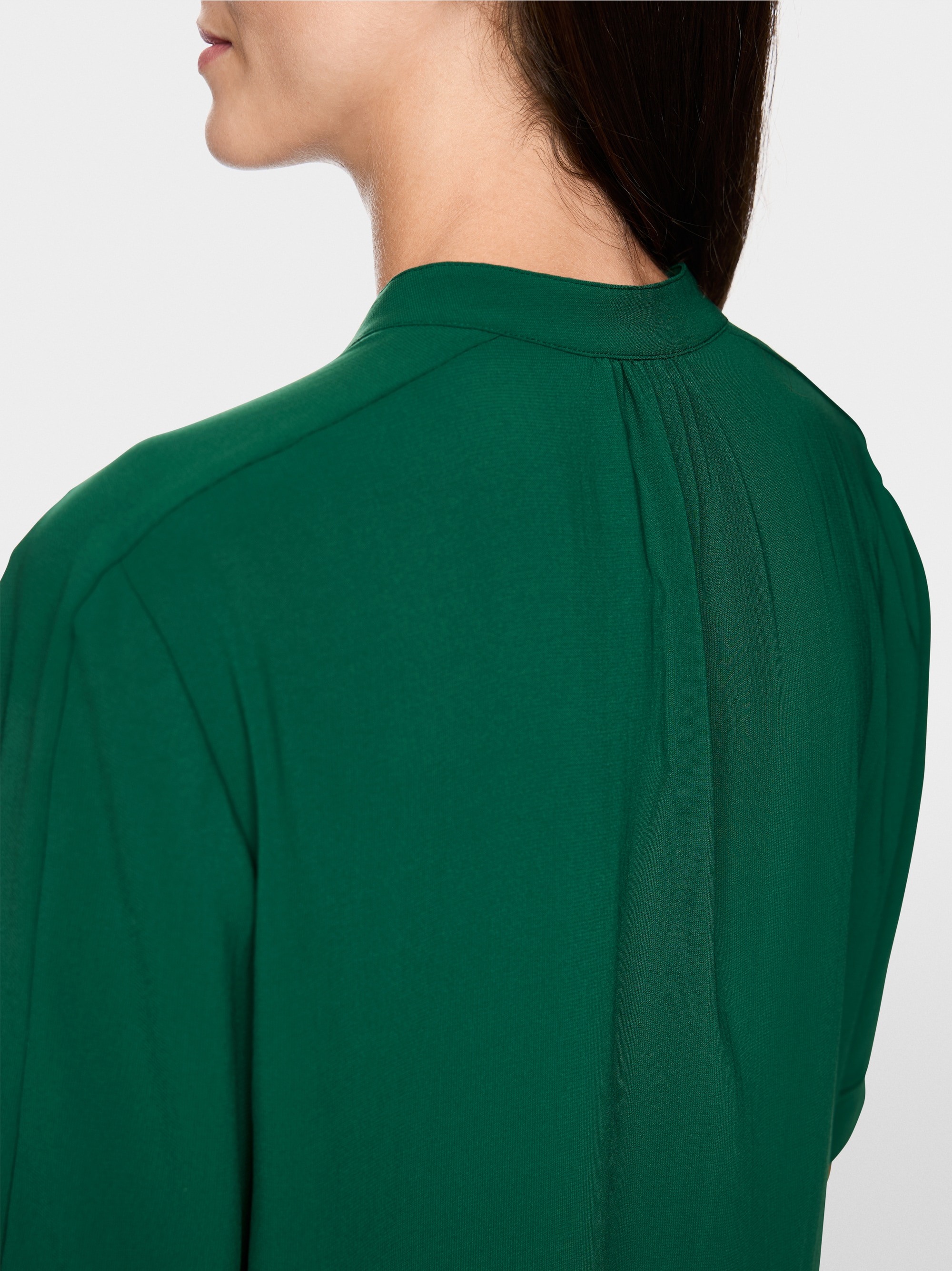 Short-sleeved blouse