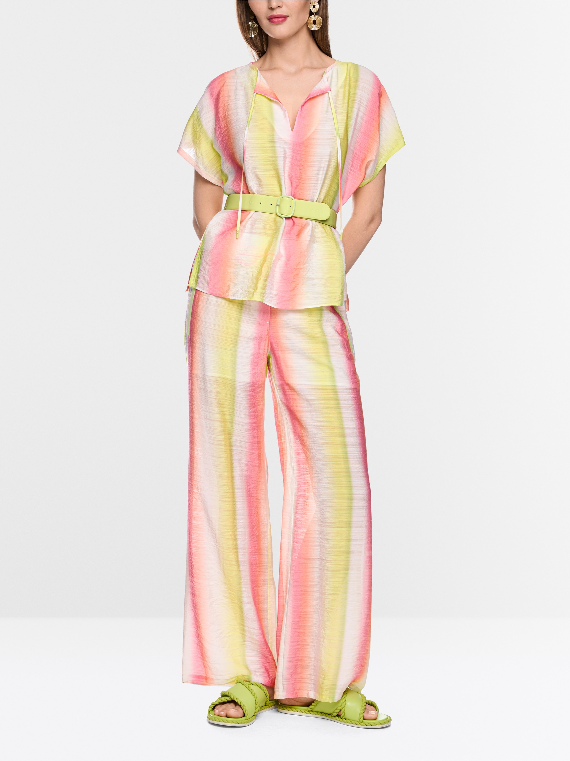 Blouse shirt with gradient stripes