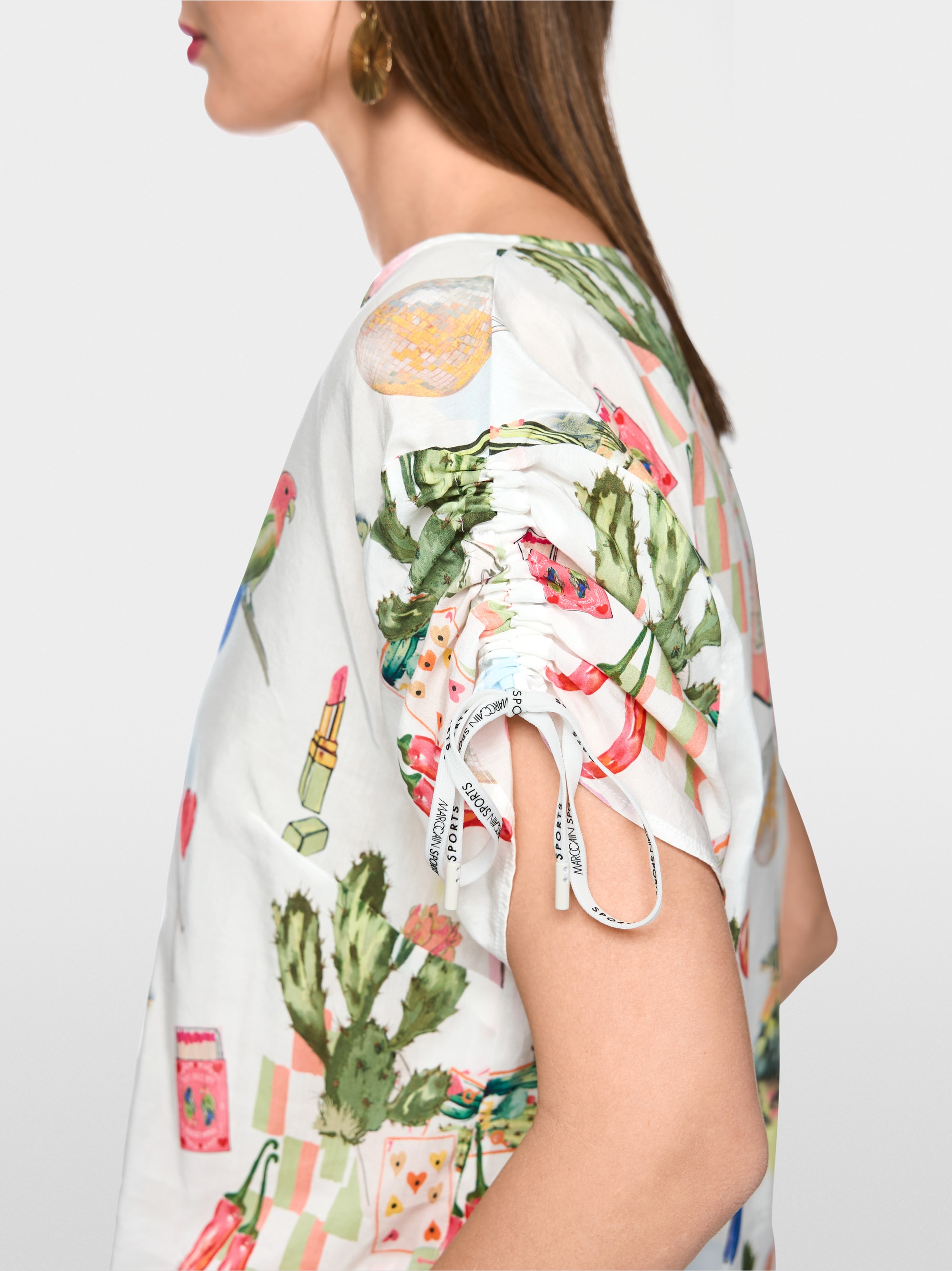 Blouse shirt with gathered details