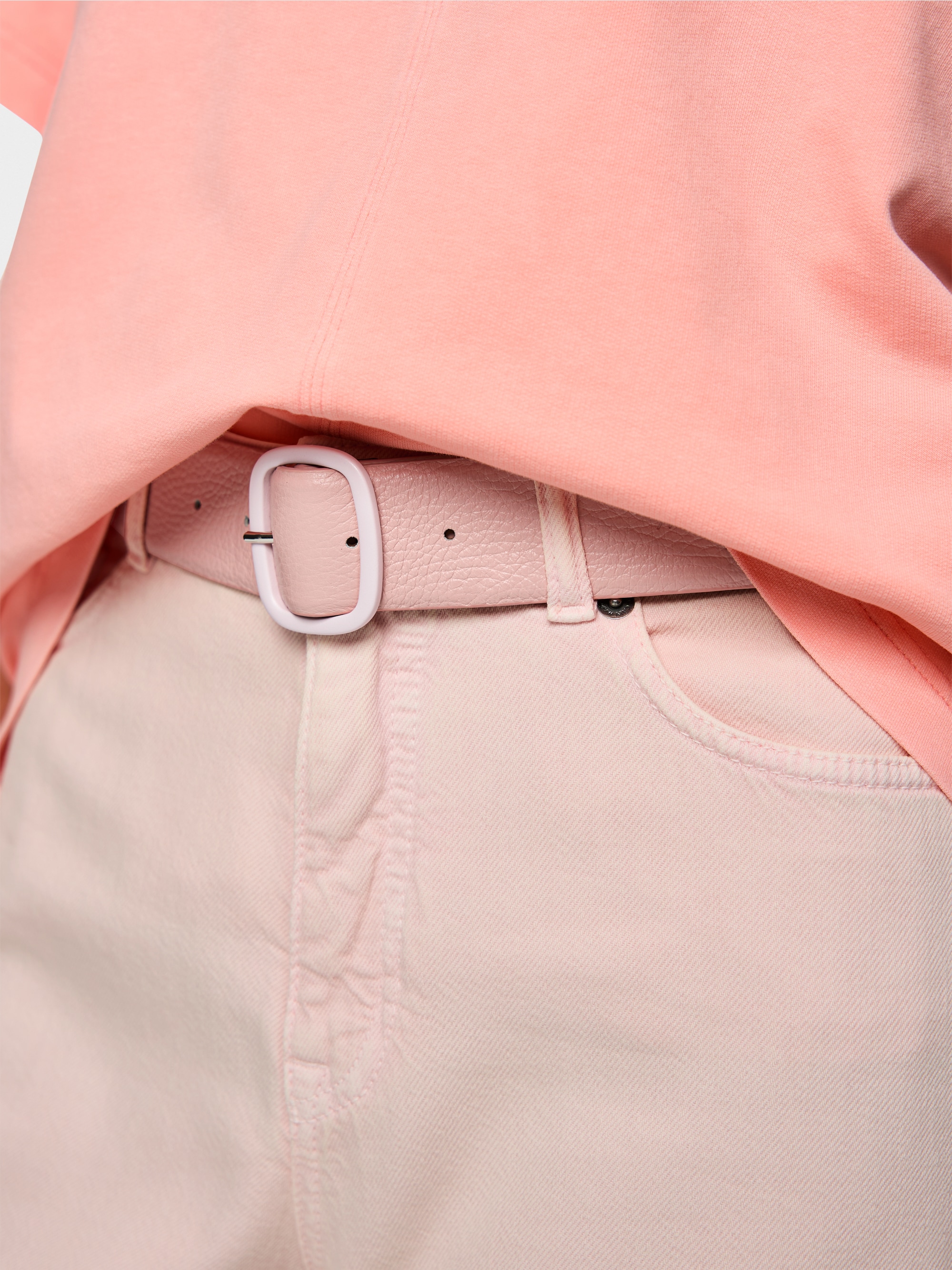 Wide hip belt