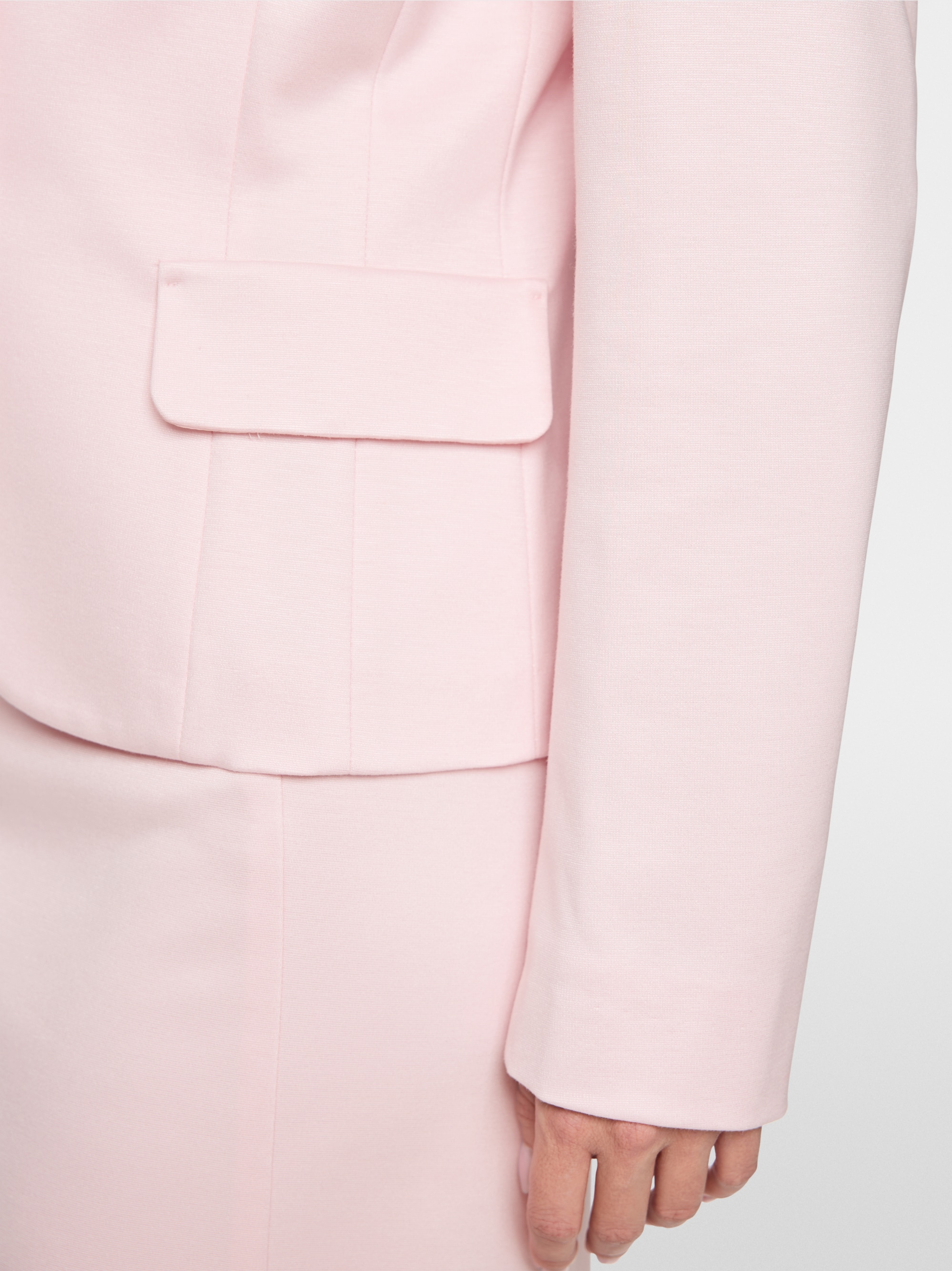 Fitted stretch blazer with lapels