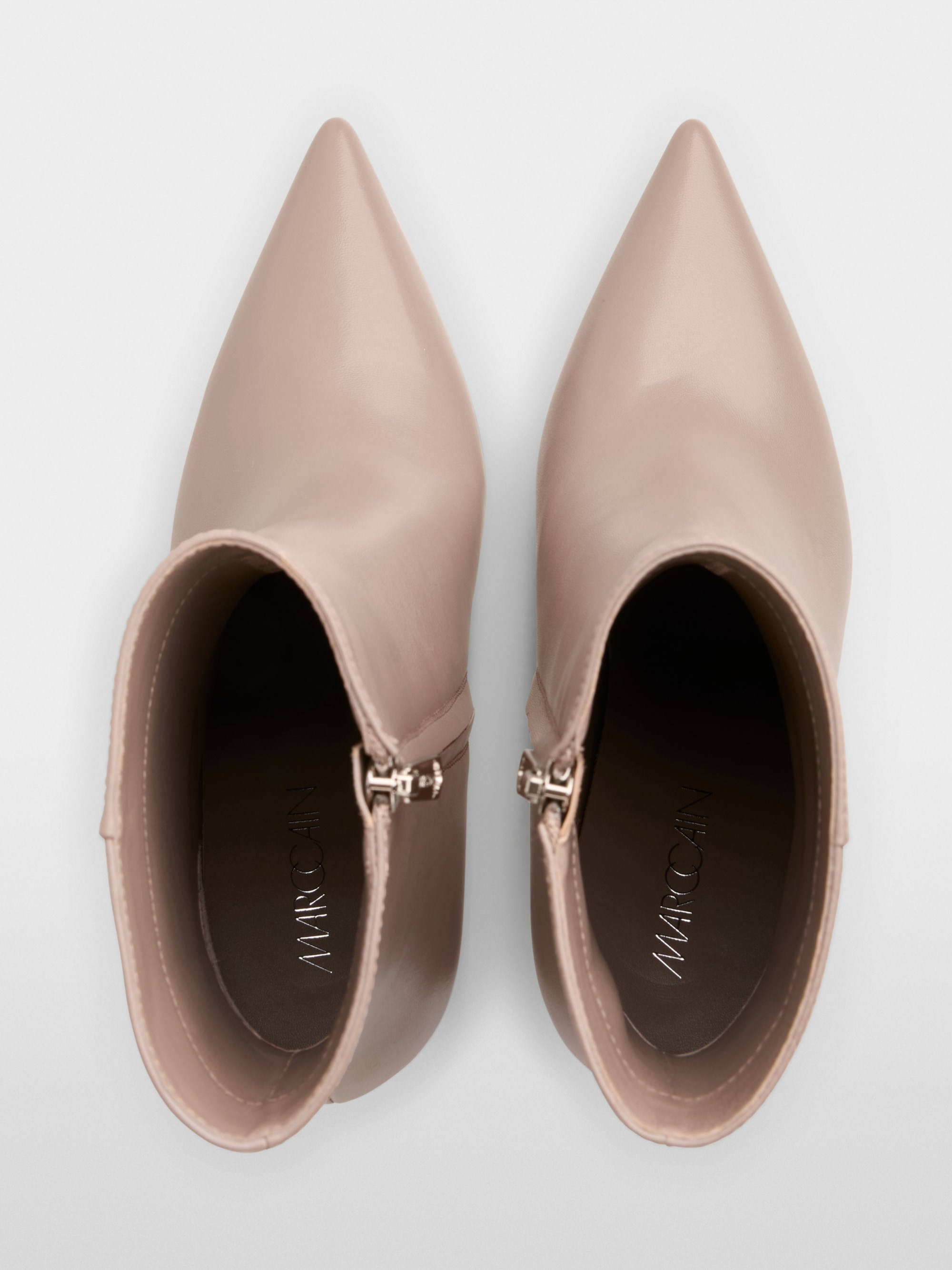 Leather booties with zip