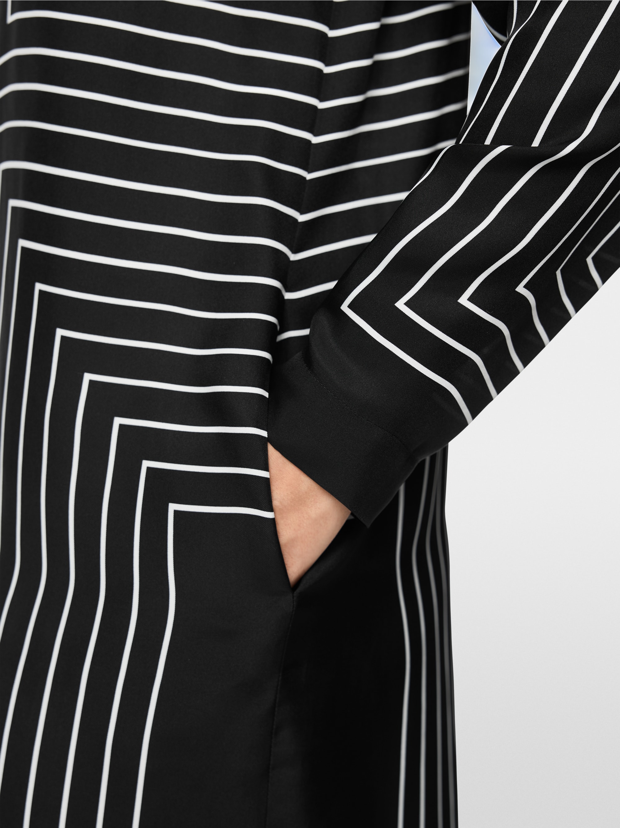 Midi dress with graphic pattern