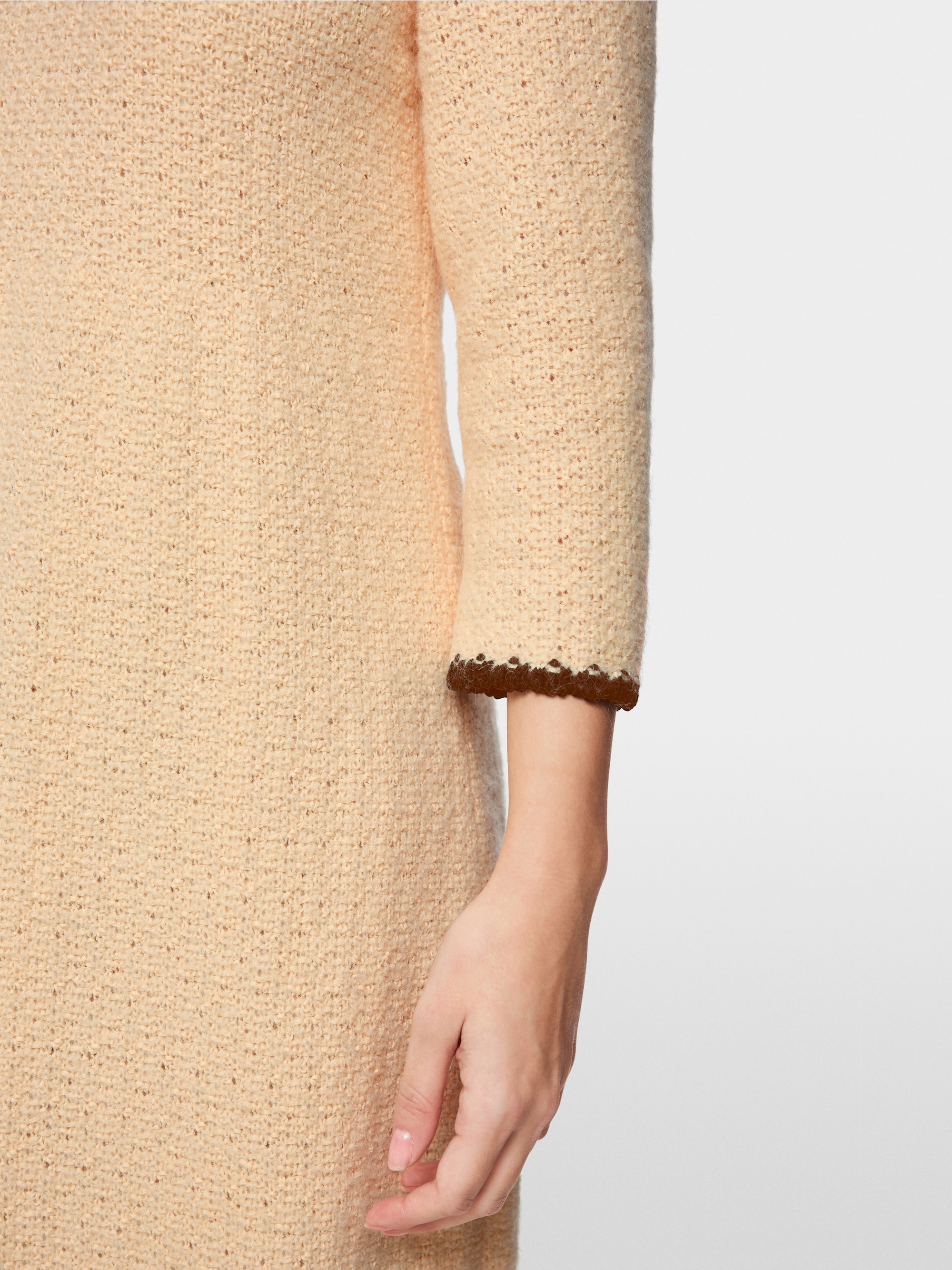 Mini-robe tricotée en Allemagne