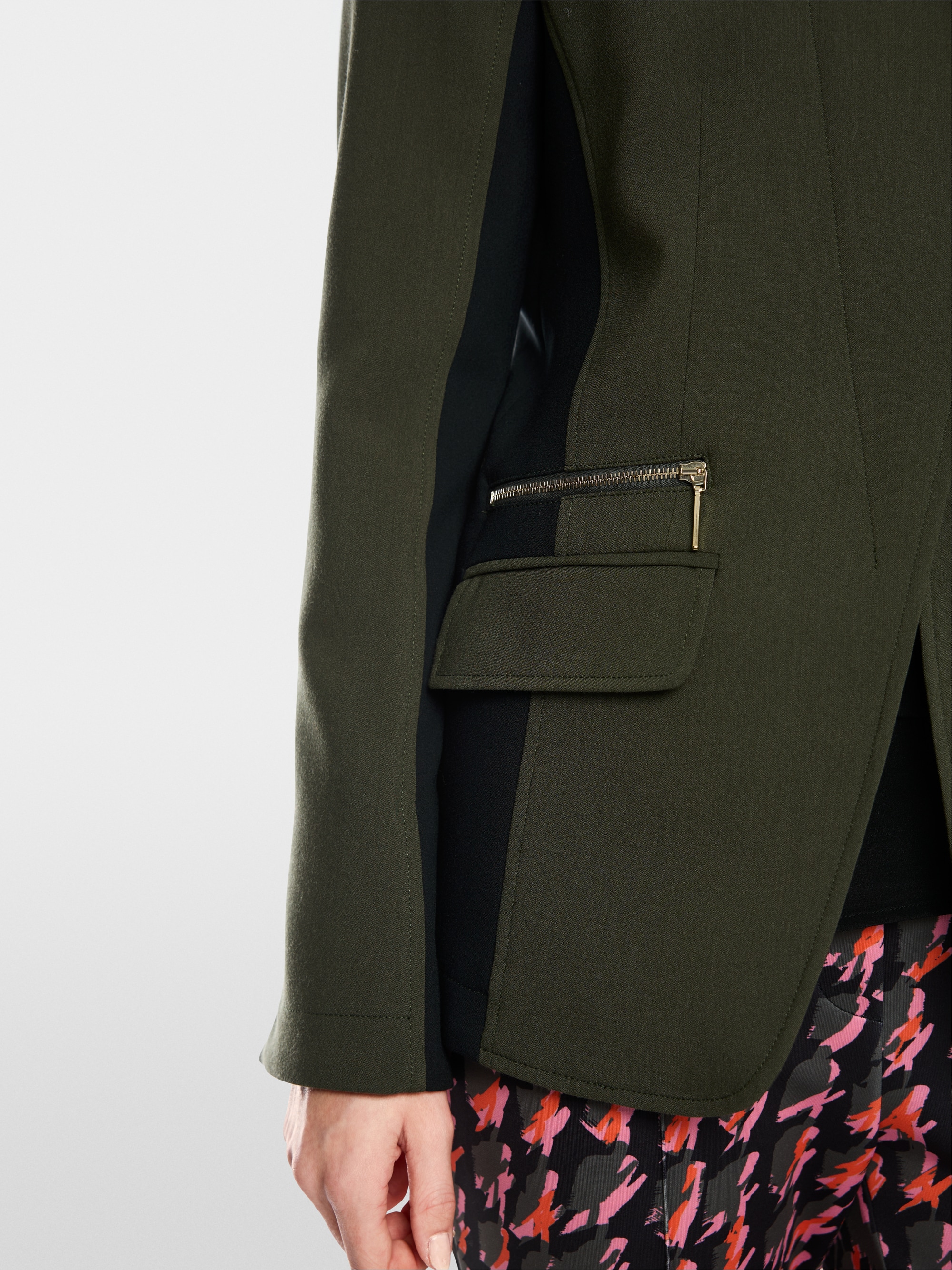 Blazer with contrasting stripes