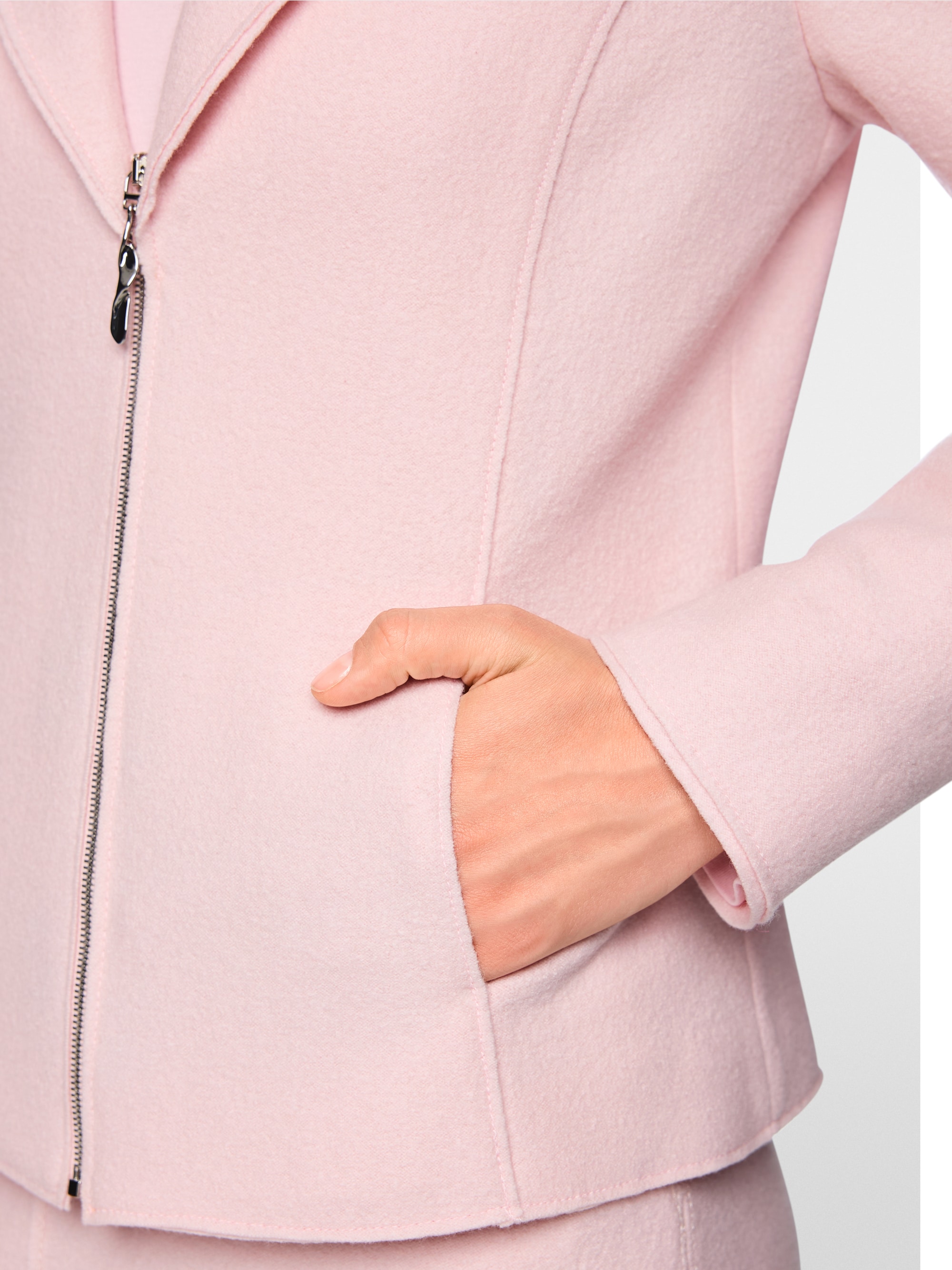 ‘Knitted in Germany’ fitted blazer