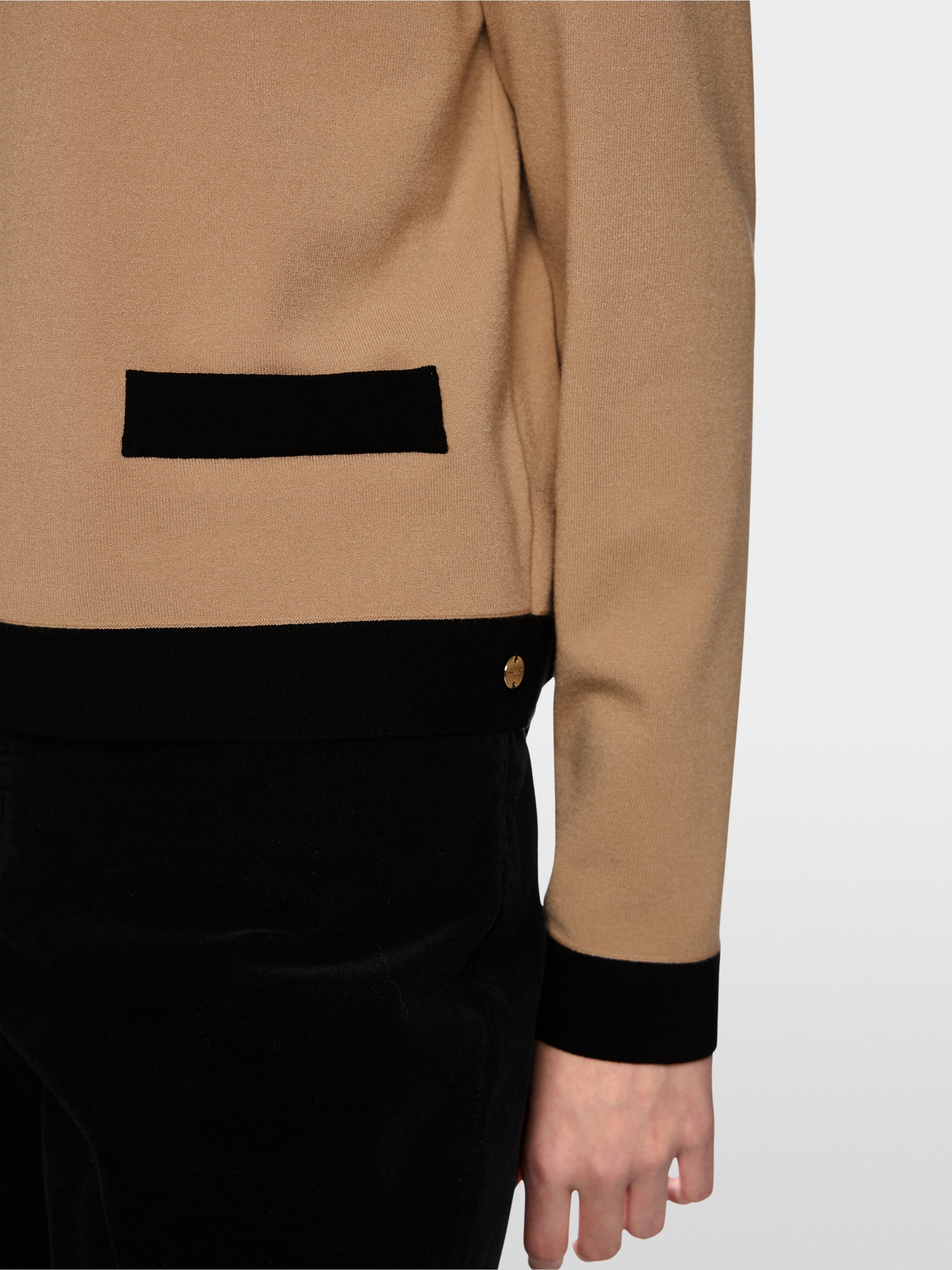 ‘Knitted in Germany’ fine-knit cardigan