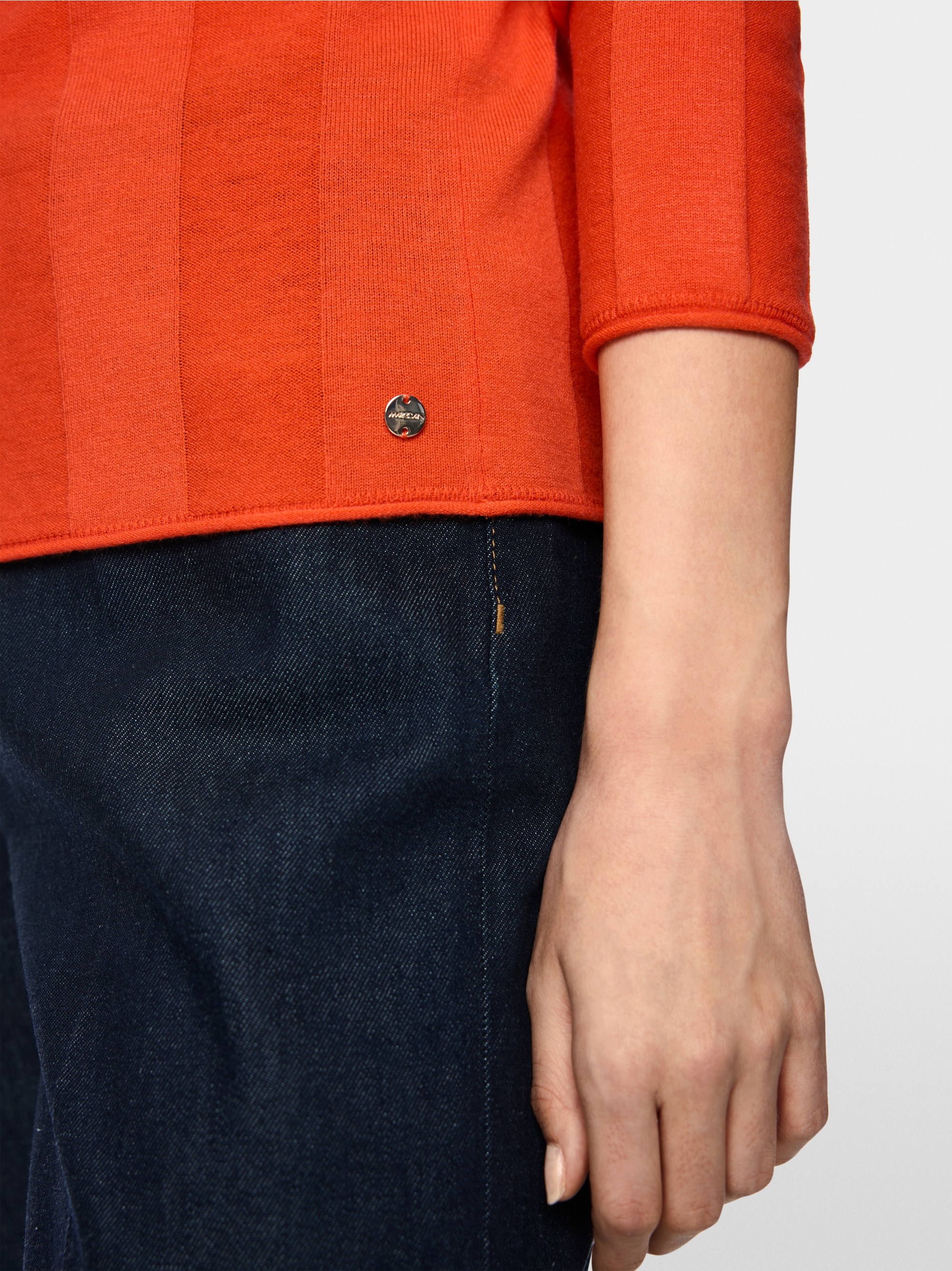 Slim-fit jumper with stand-up collar