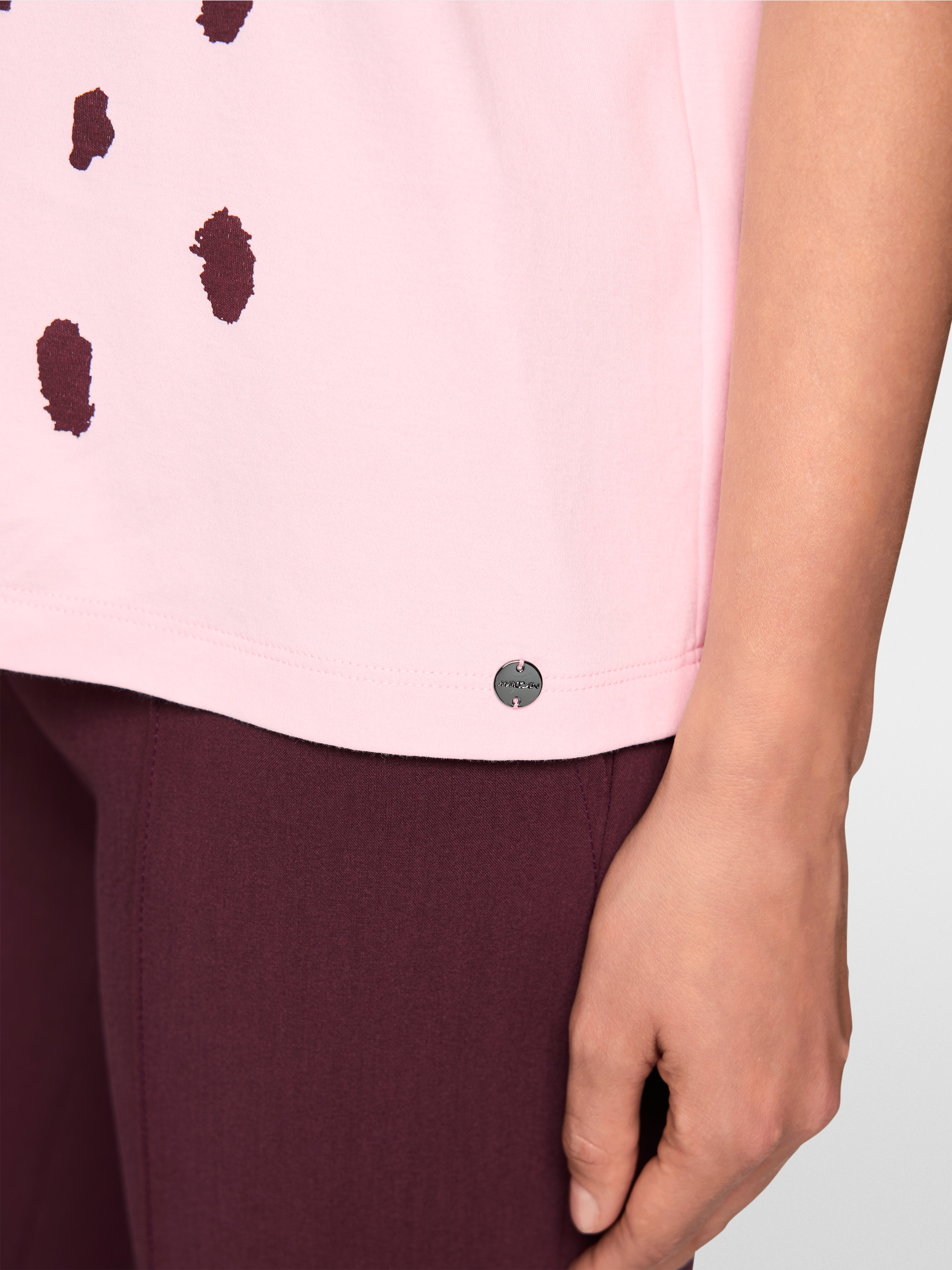 T-shirt with leopard print