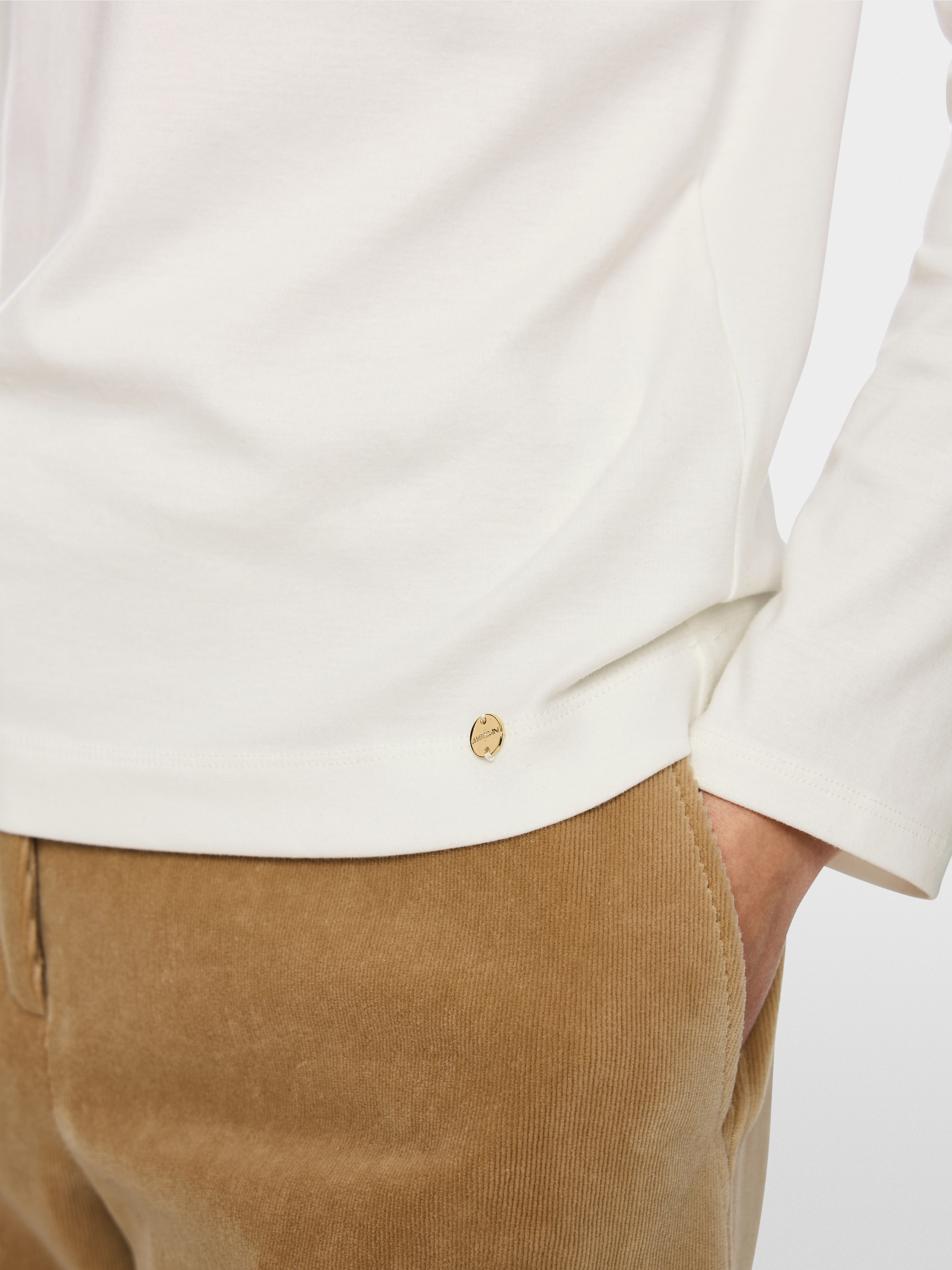 Shirt with silk piping