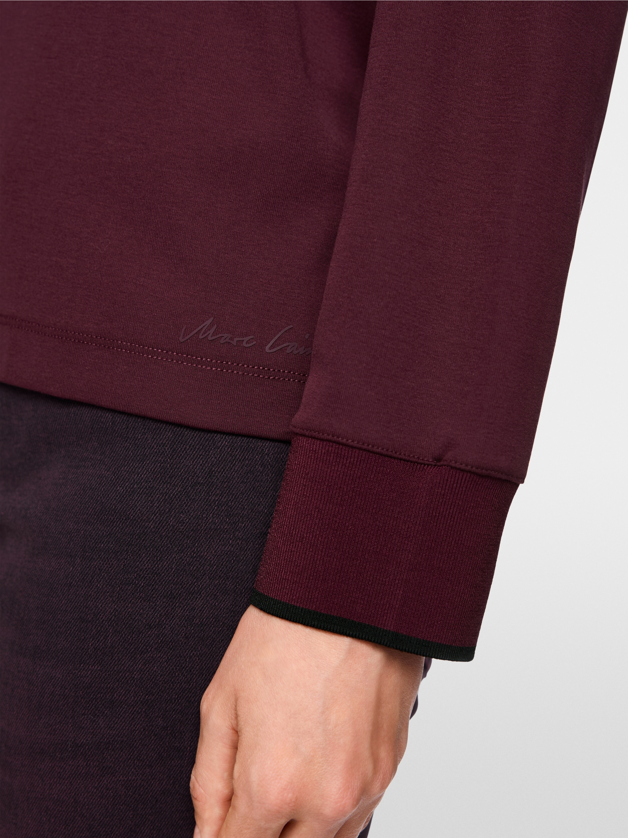 Shirt with contrasting stripes