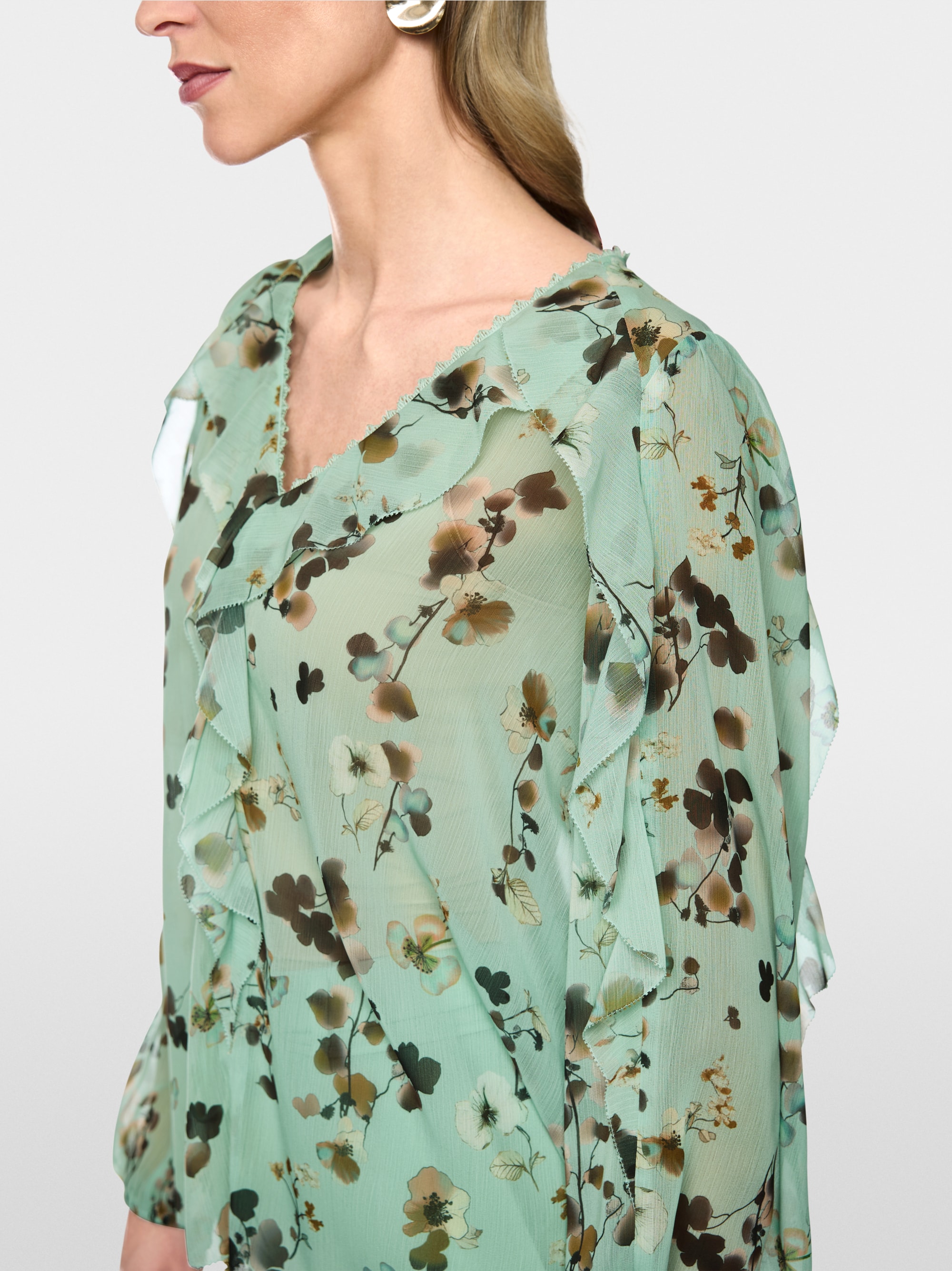 Blouse à fleurs avec volants