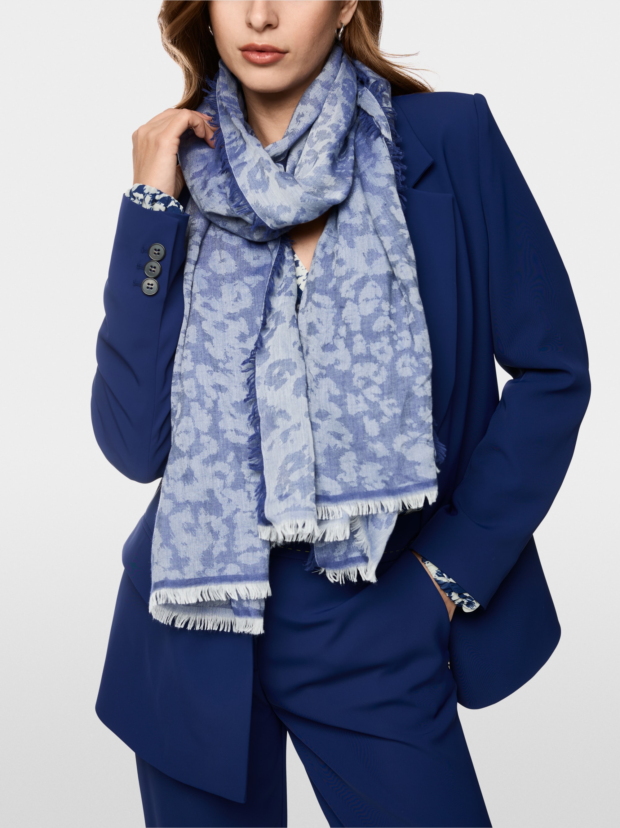 Leopard-print scarf