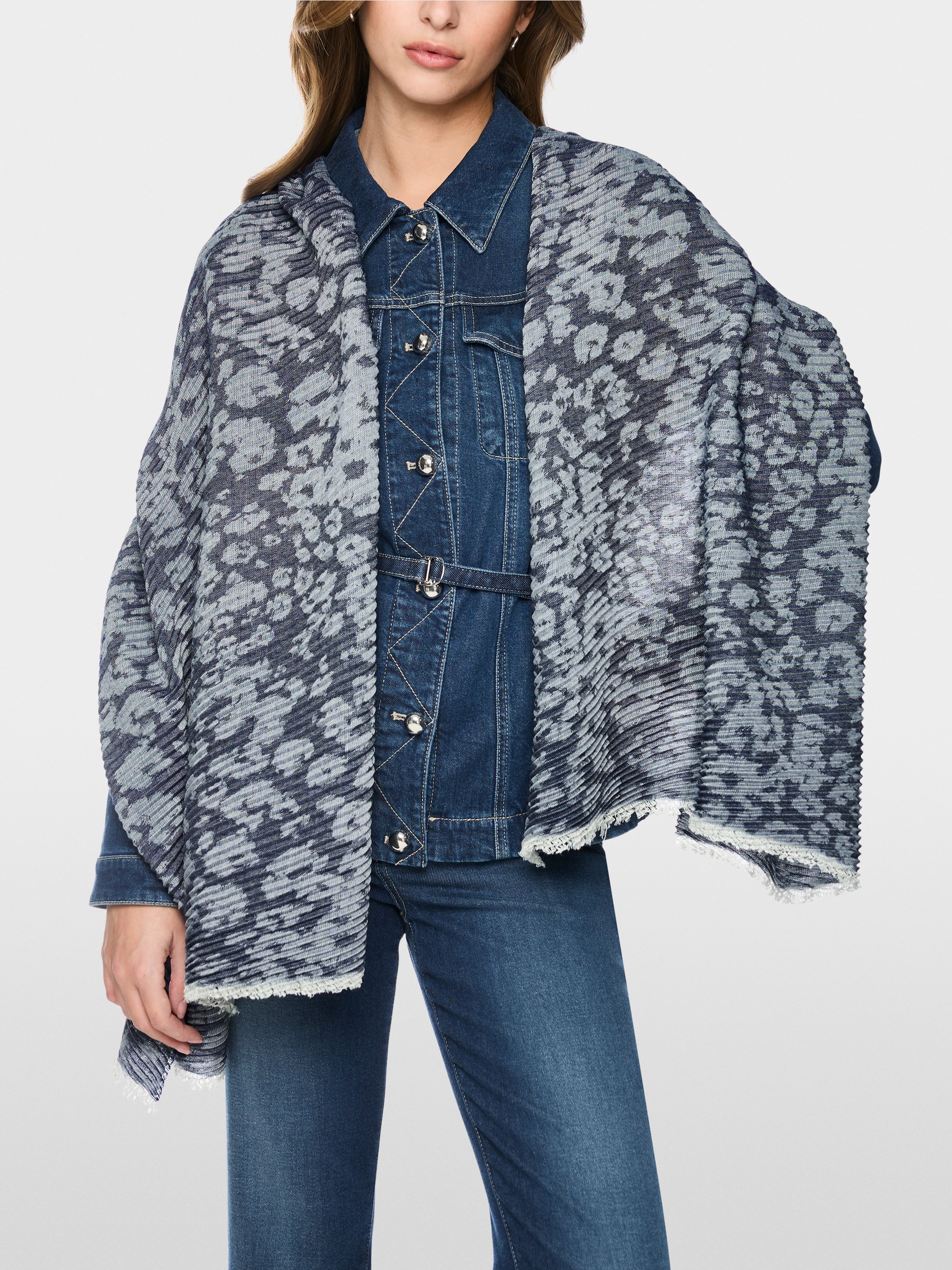 Pleated leopard-print scarf