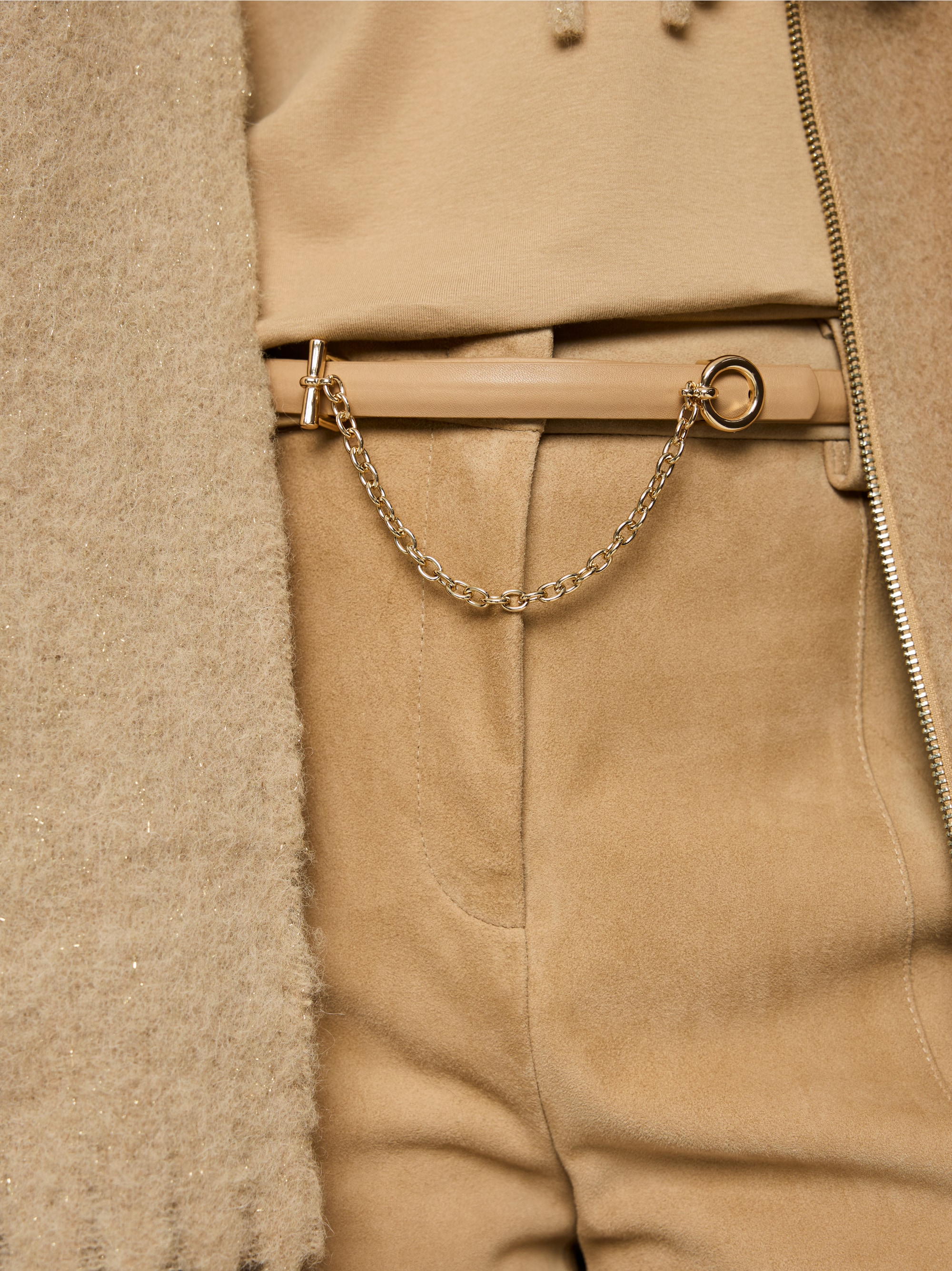 Slim leather belt with chain detail