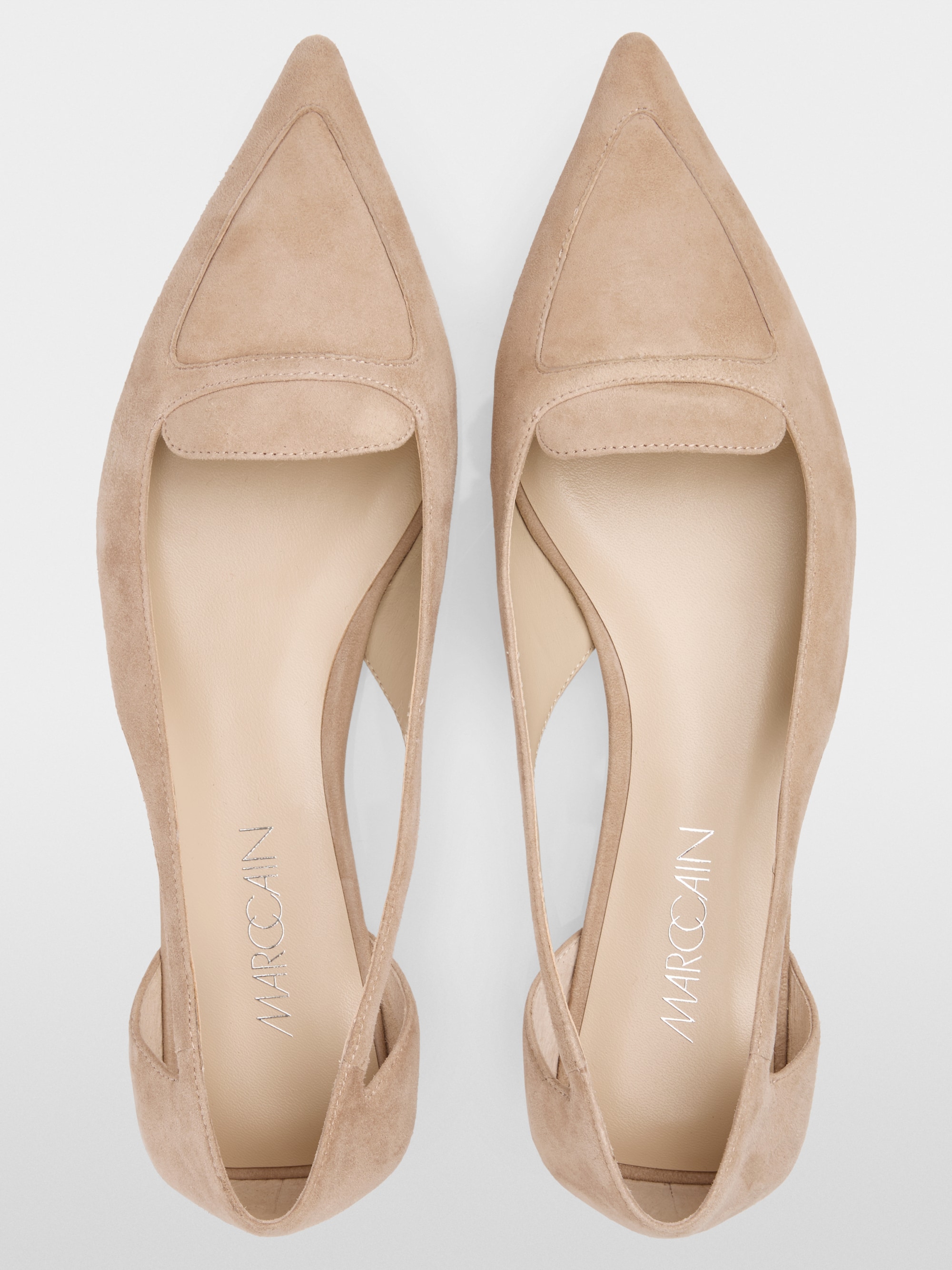 Ballerina flats with cut-outs