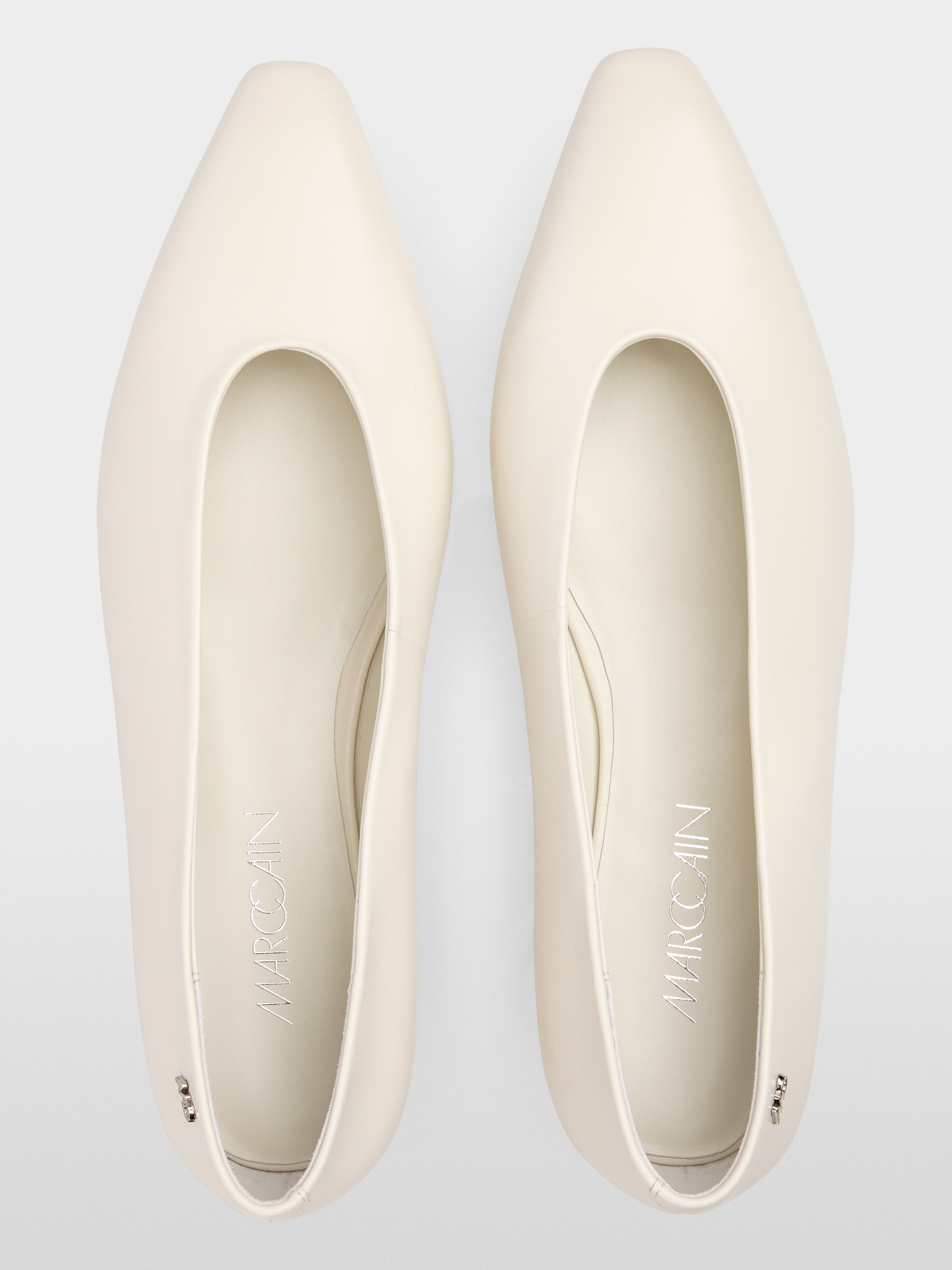 Leather ballerina flats