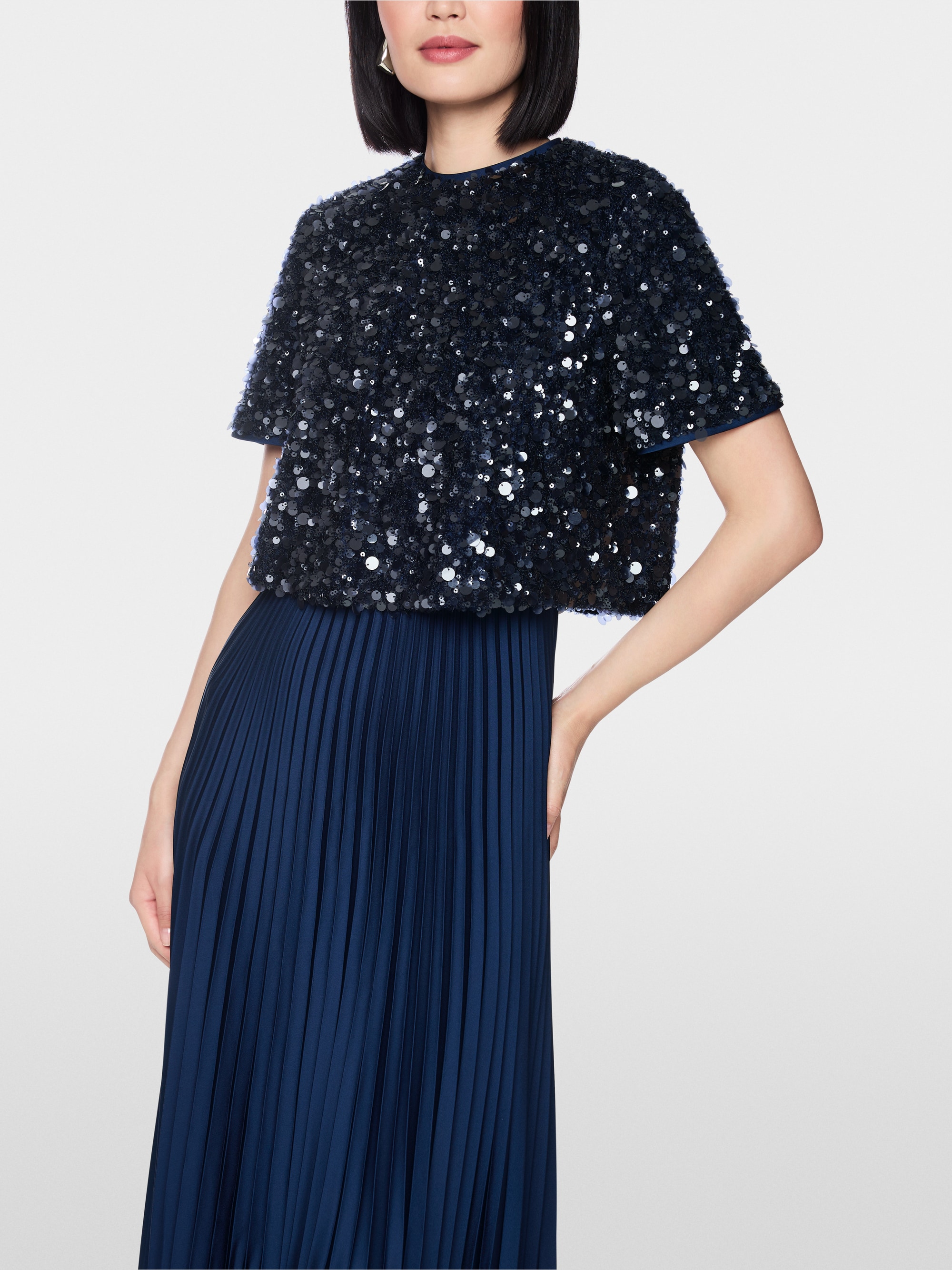 Maxi dress with sequins and pleats