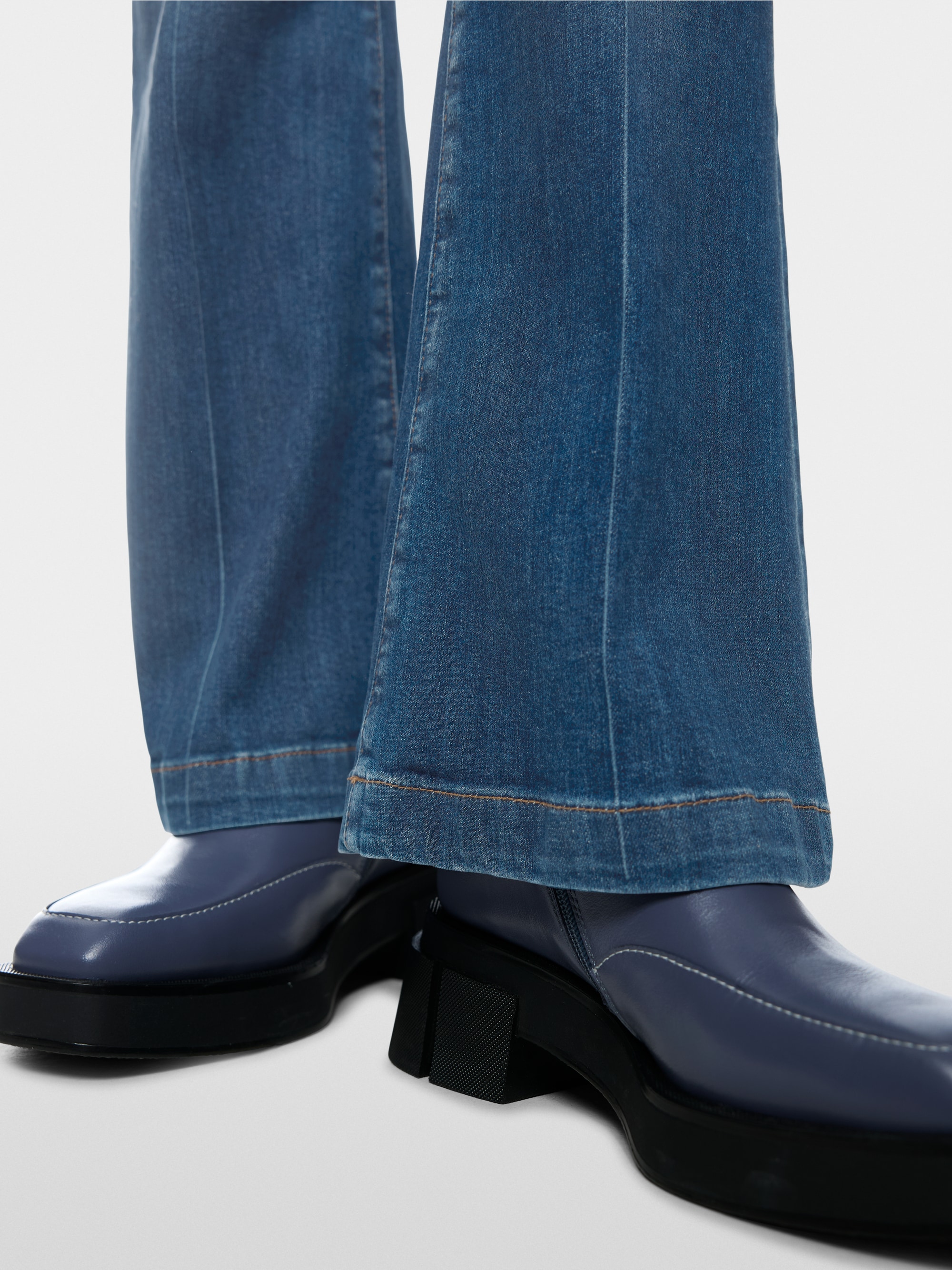 FRENDA feminine fit jeans