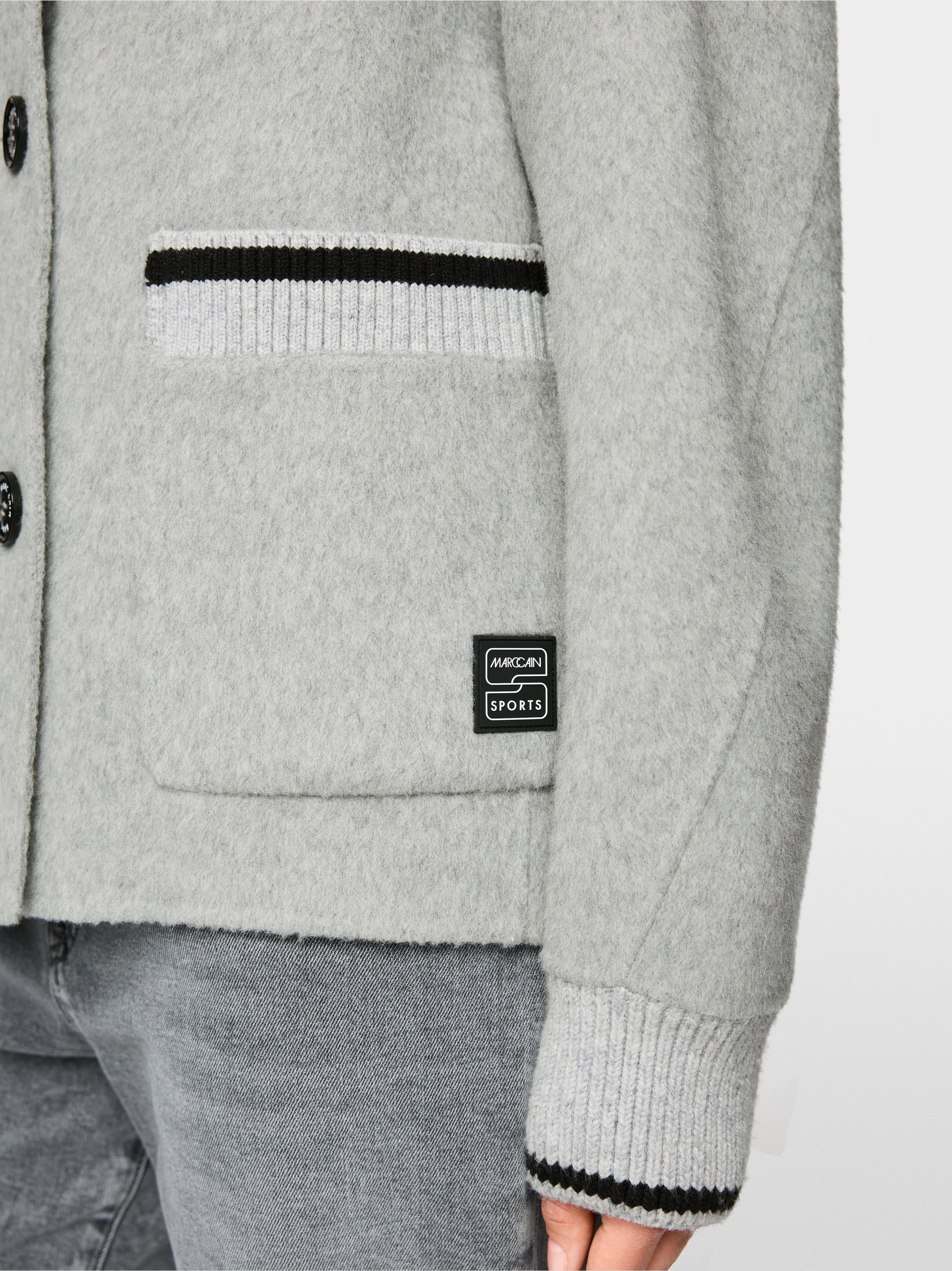 Sporty jacket with stand-up collar