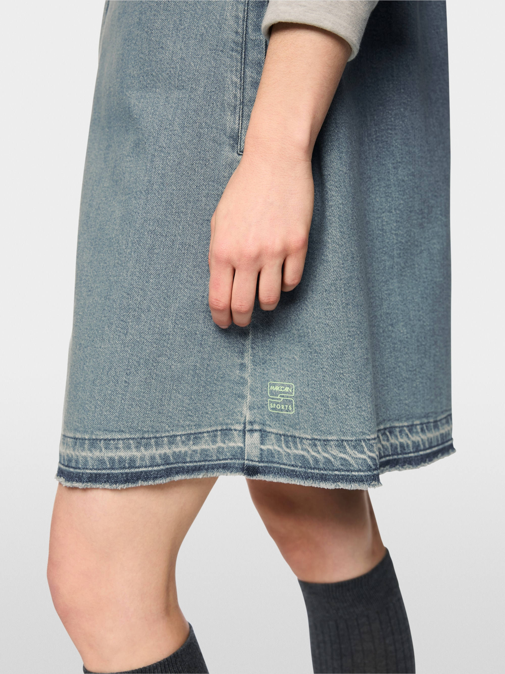 Robe sportive en mélange de matières
