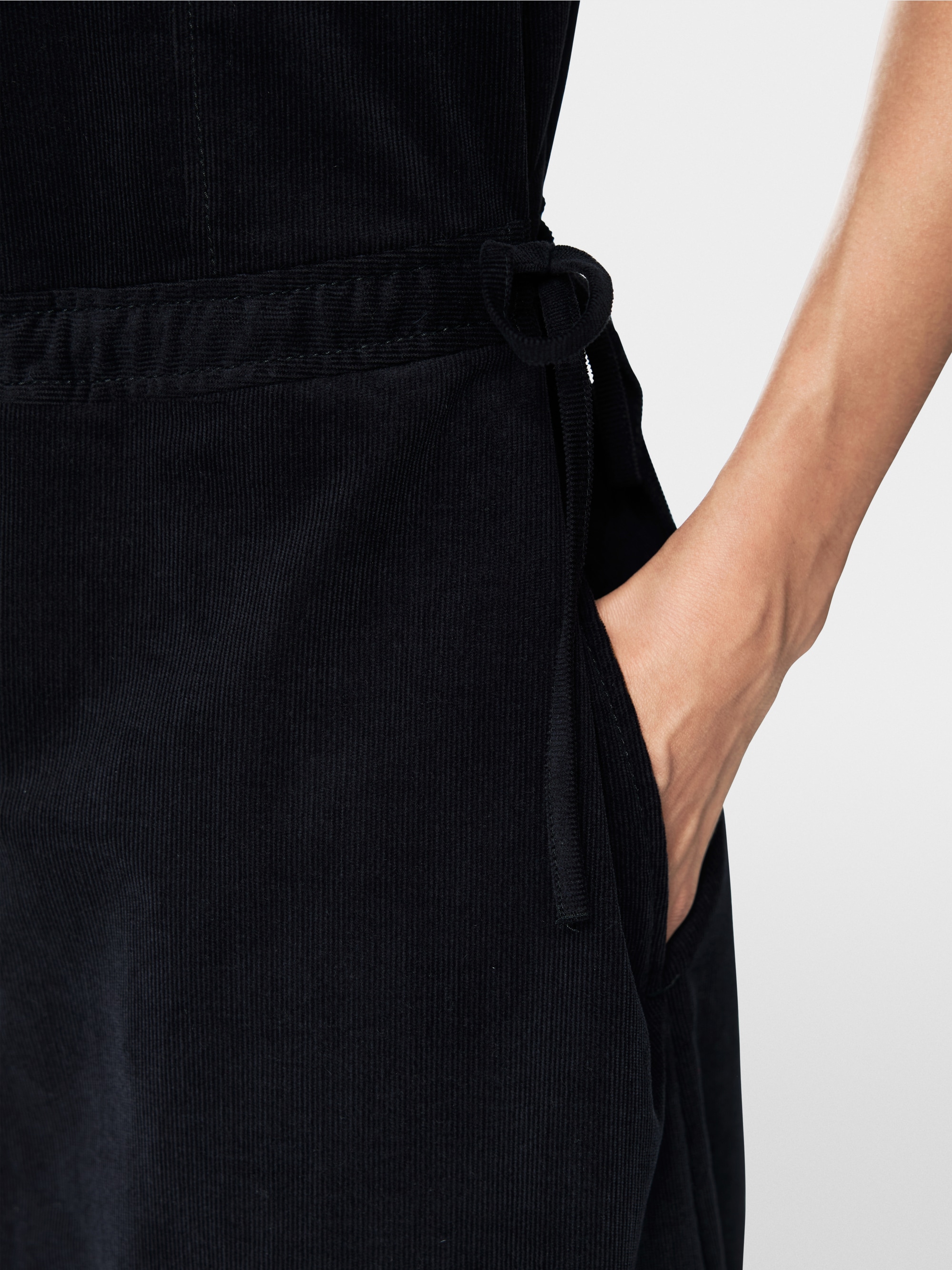 Corduroy dress with drawstring