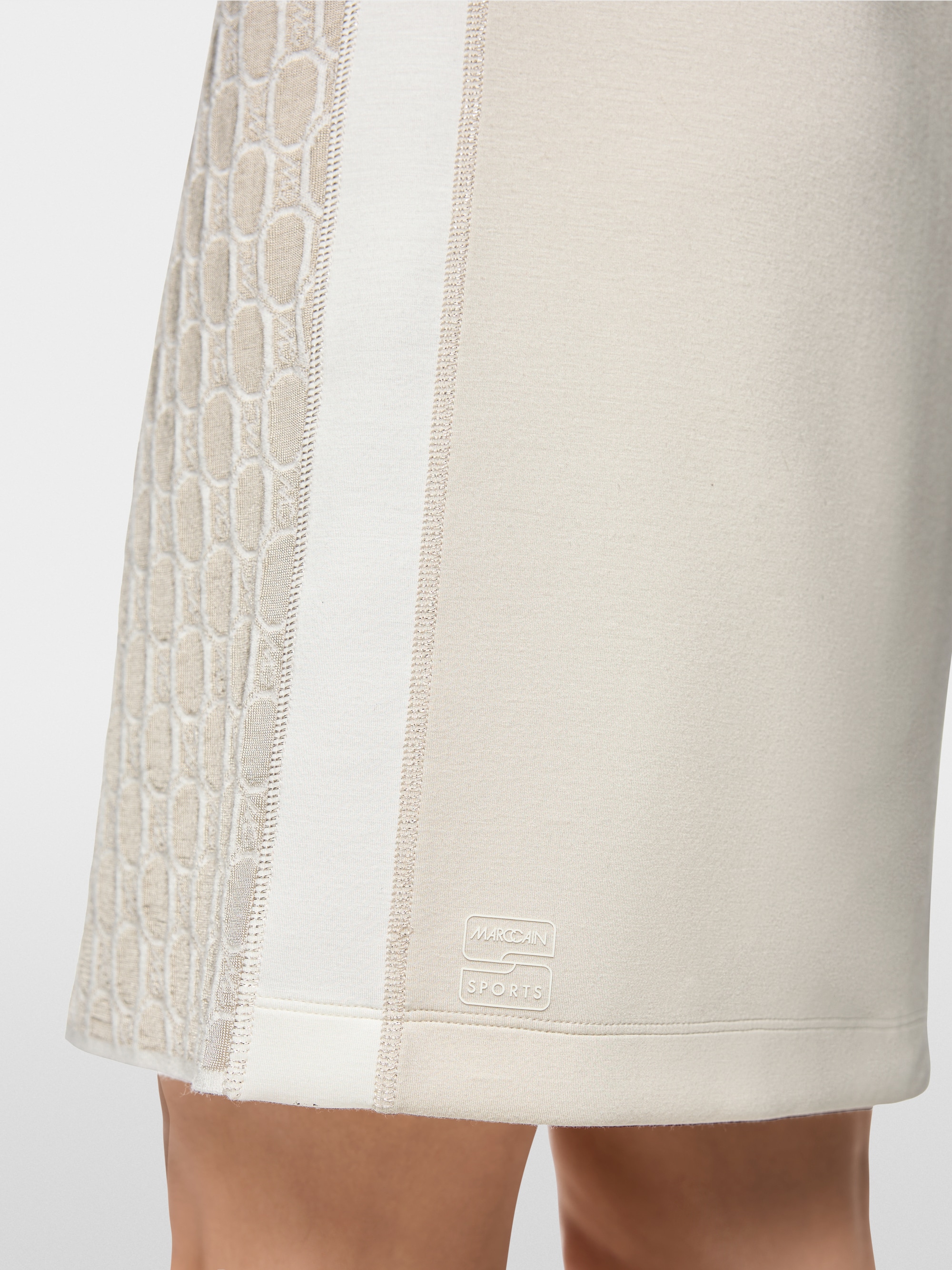 Robe courte tricotée en Allemagne
