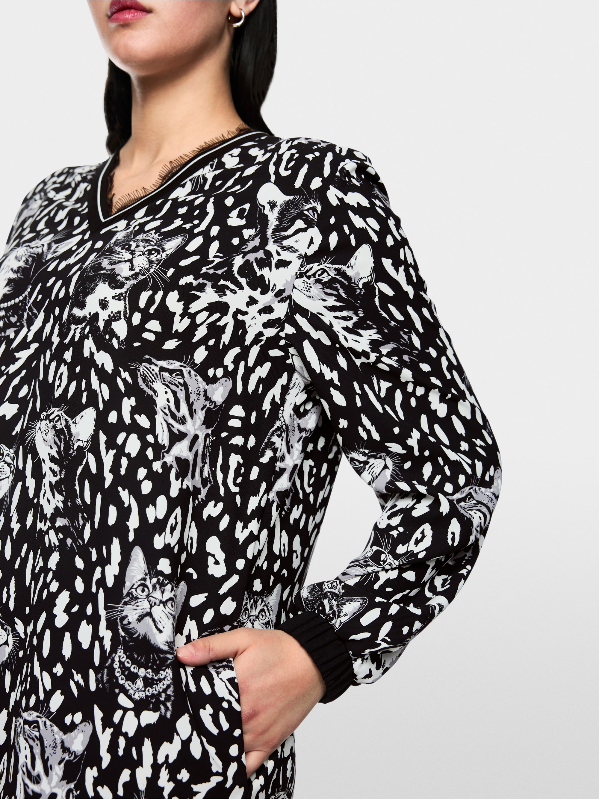 Dress with print and flounce