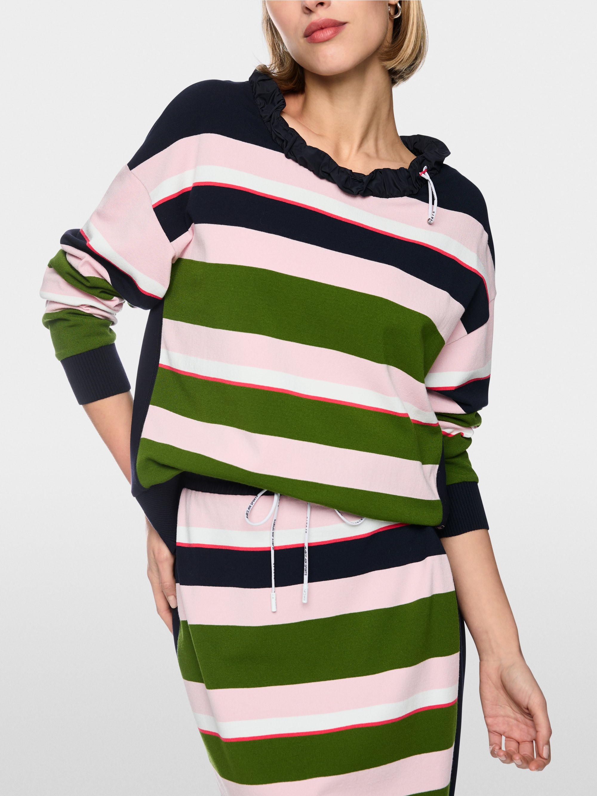 Pull rayé tricoté en Allemagne