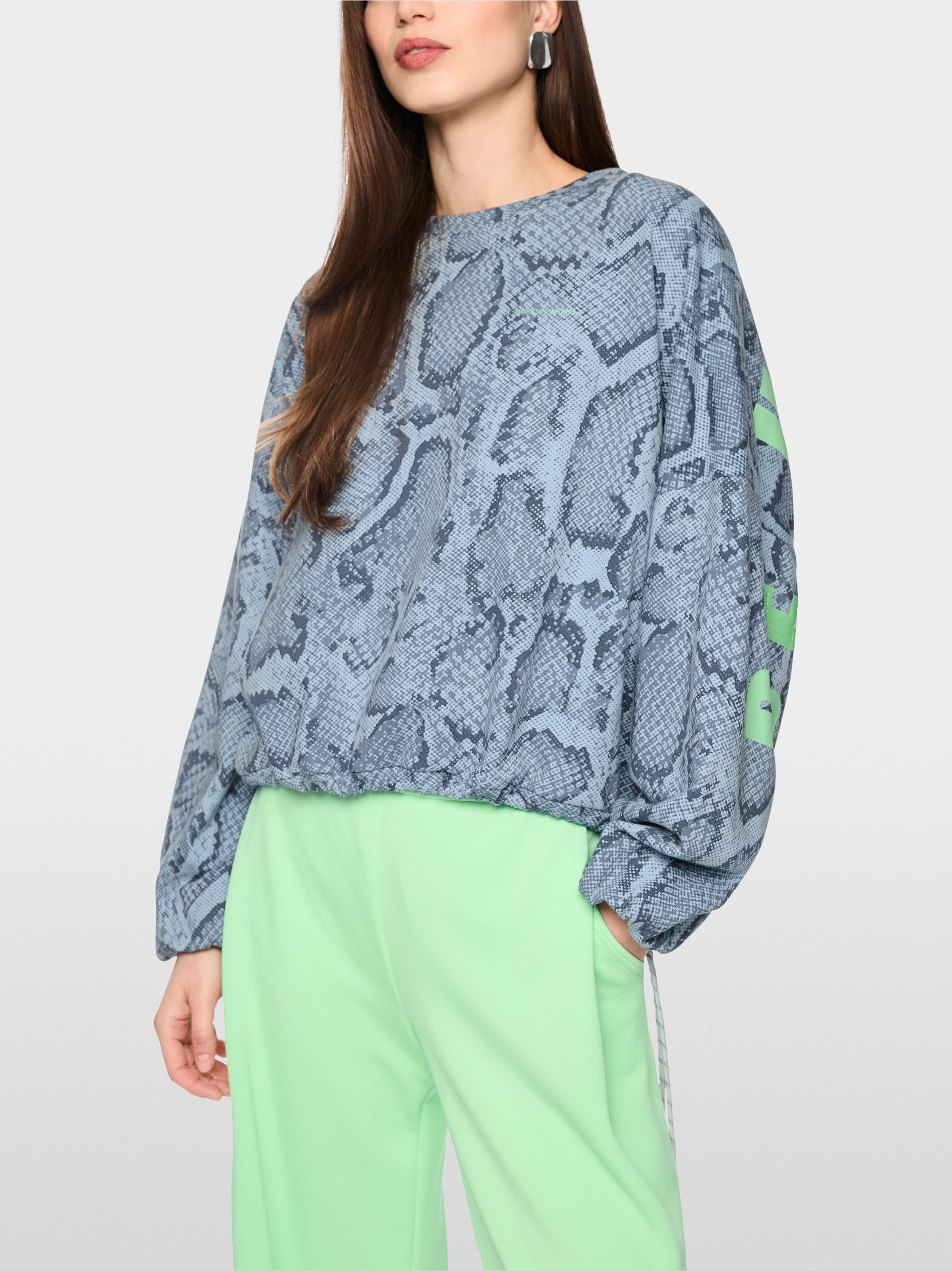 Sweatshirt with animal print