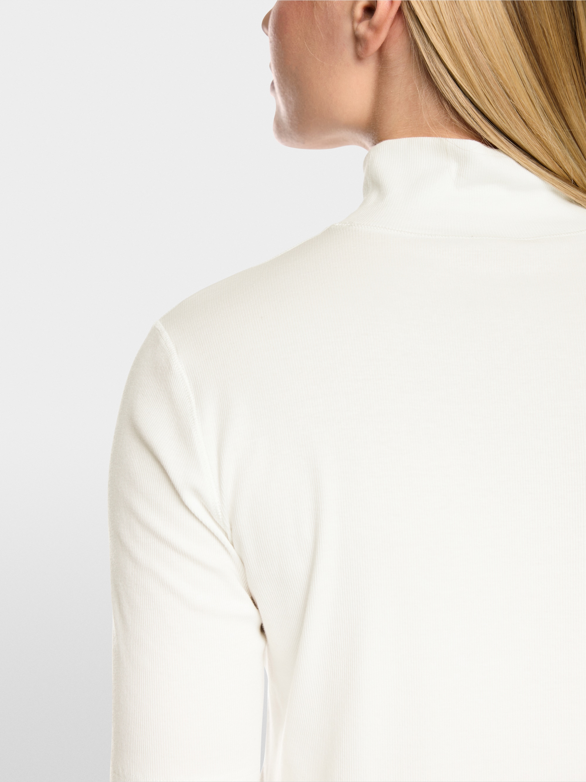 Basic shirt with stand-up collar