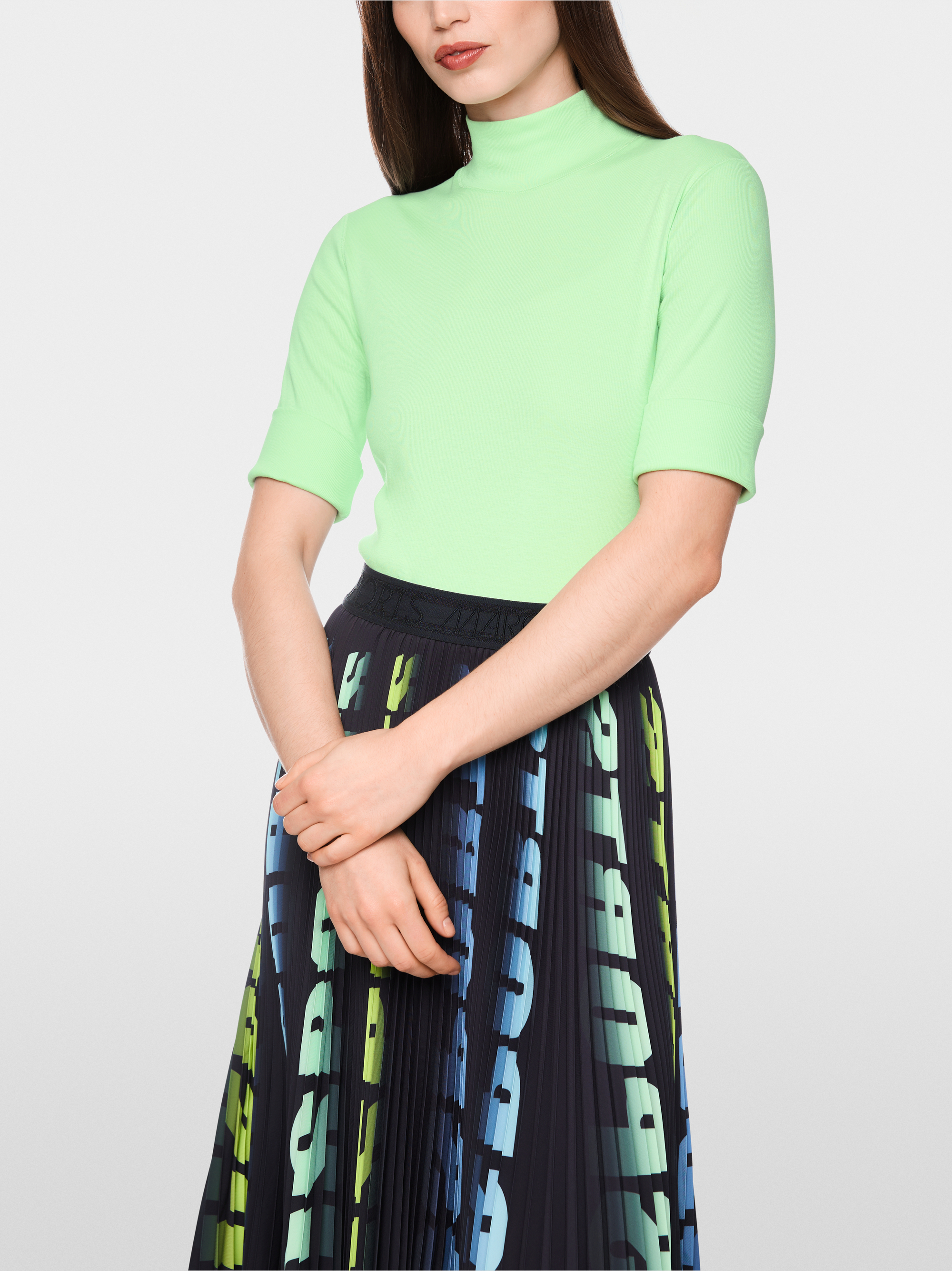 Basic shirt with stand-up collar