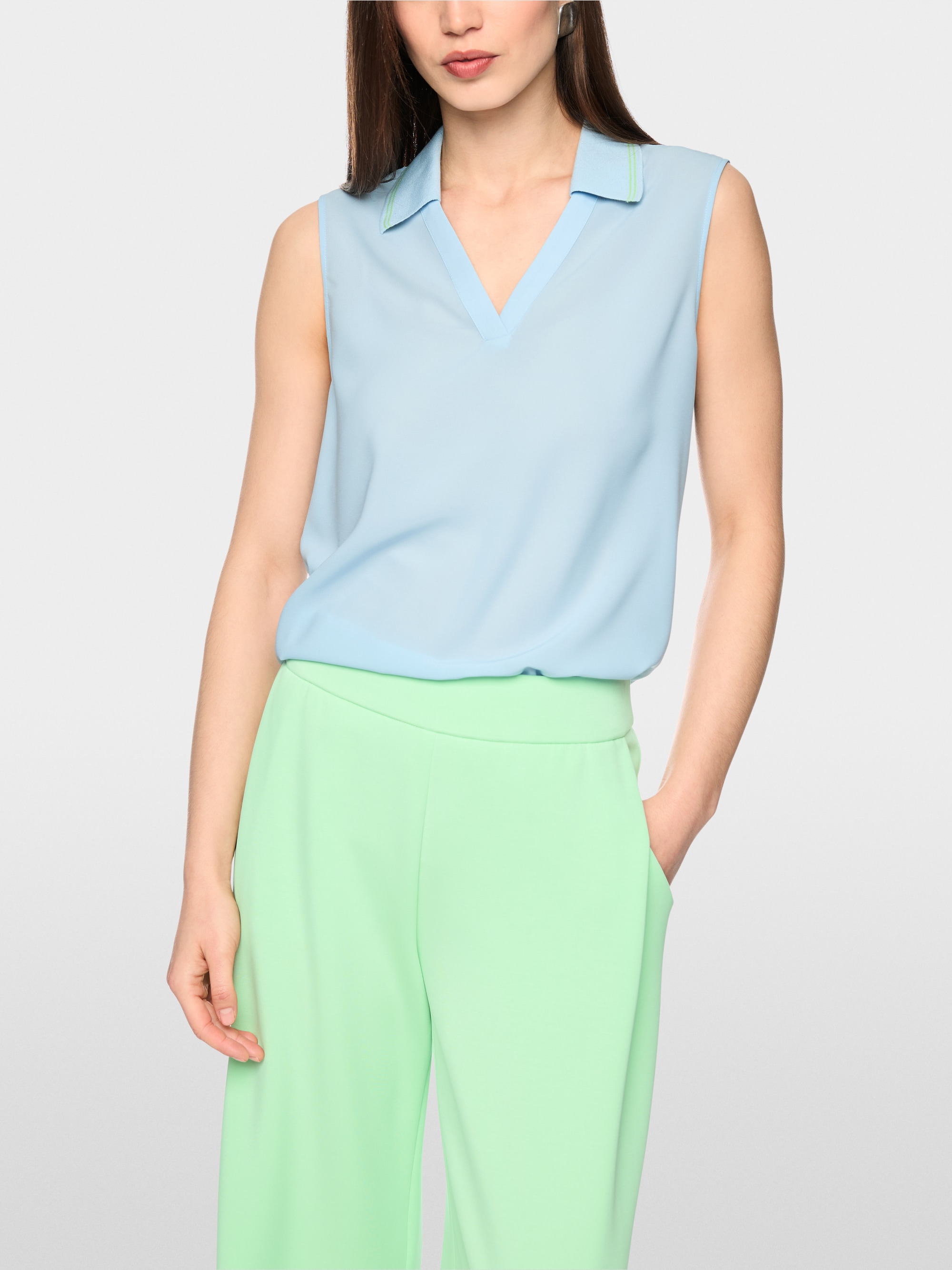 Loose-fit top