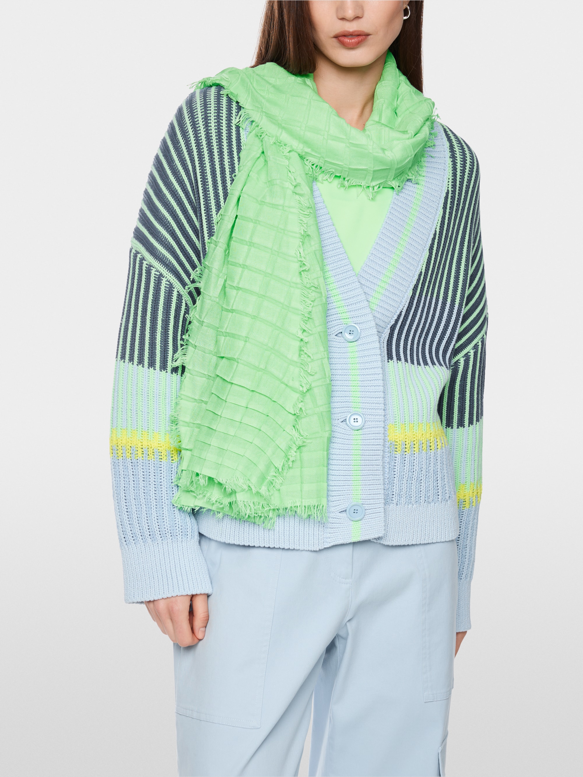 Scarf with waffle texture
