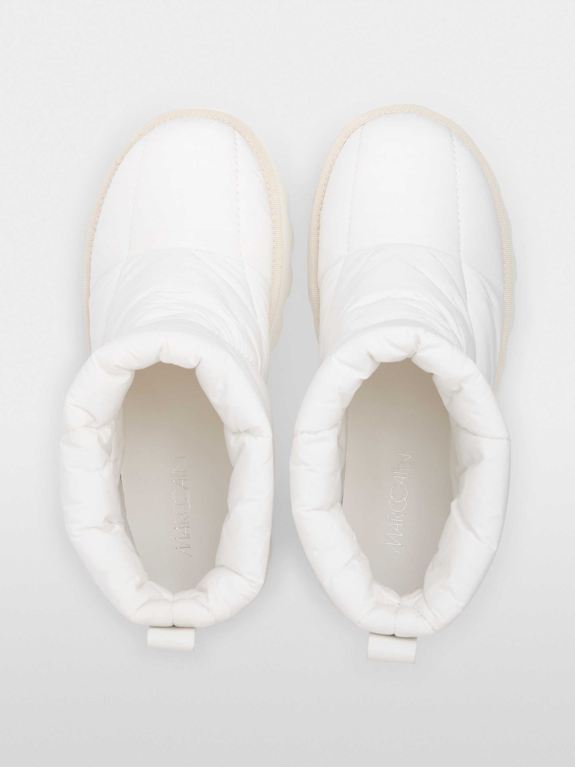 Slip-on boots with glitter details
