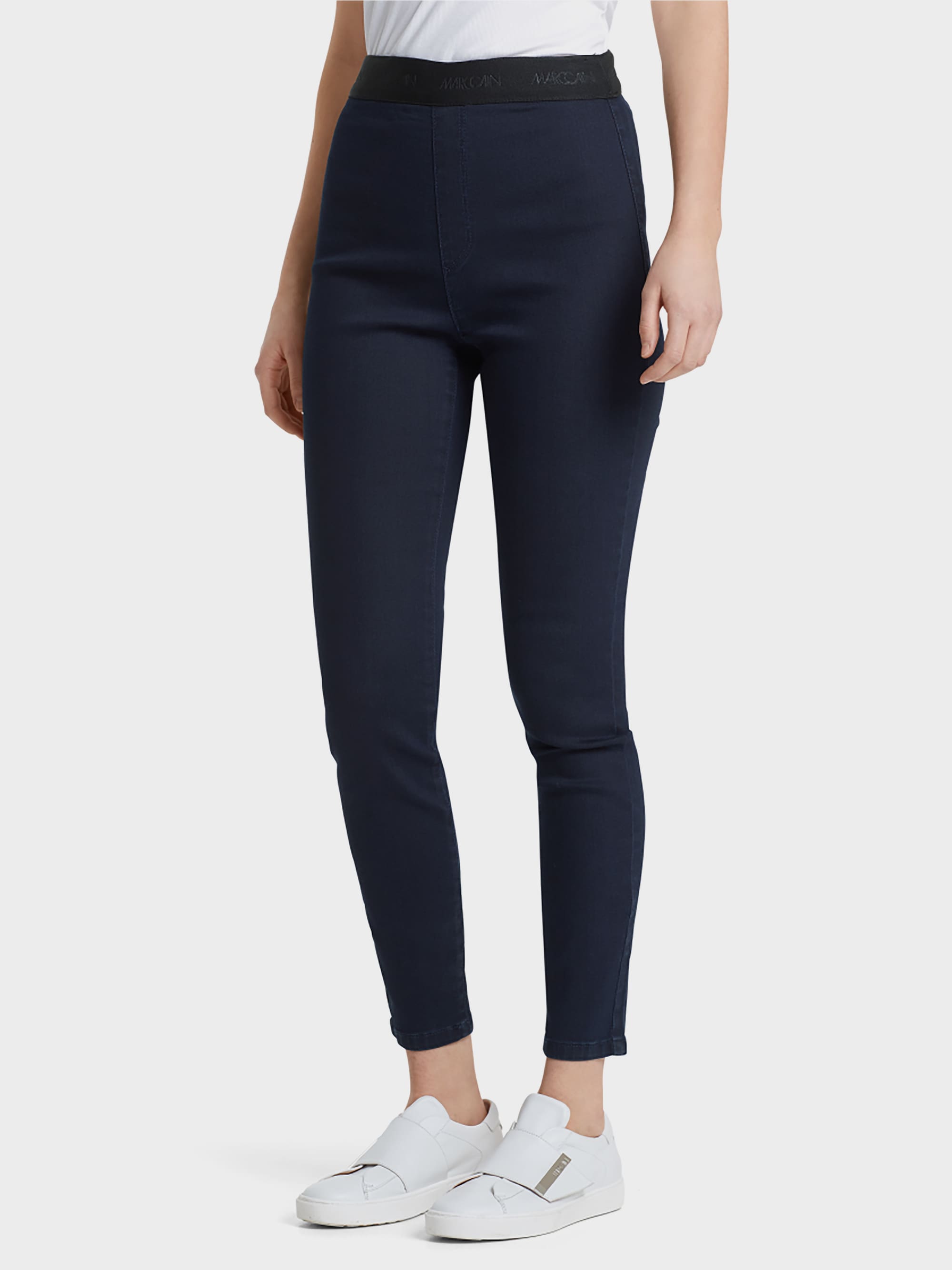 Stretch jeans with elasticated waistband
