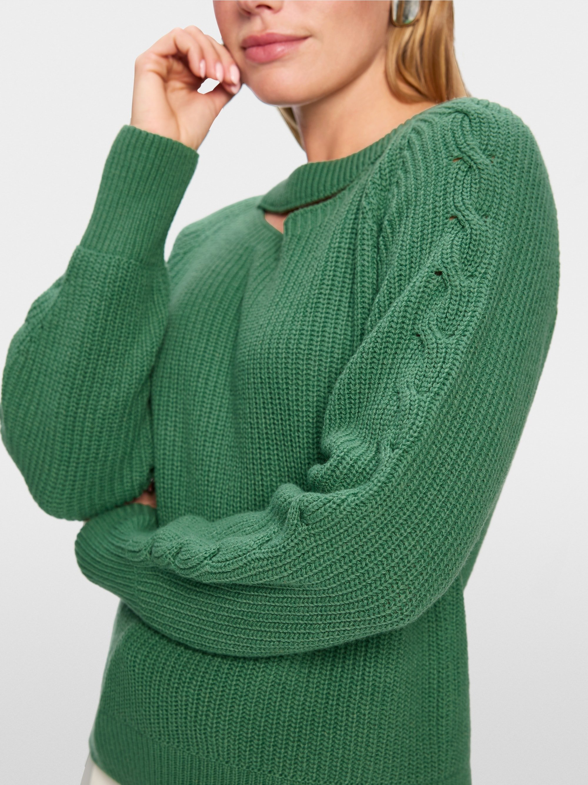 Pull découpé Knitted in Germany