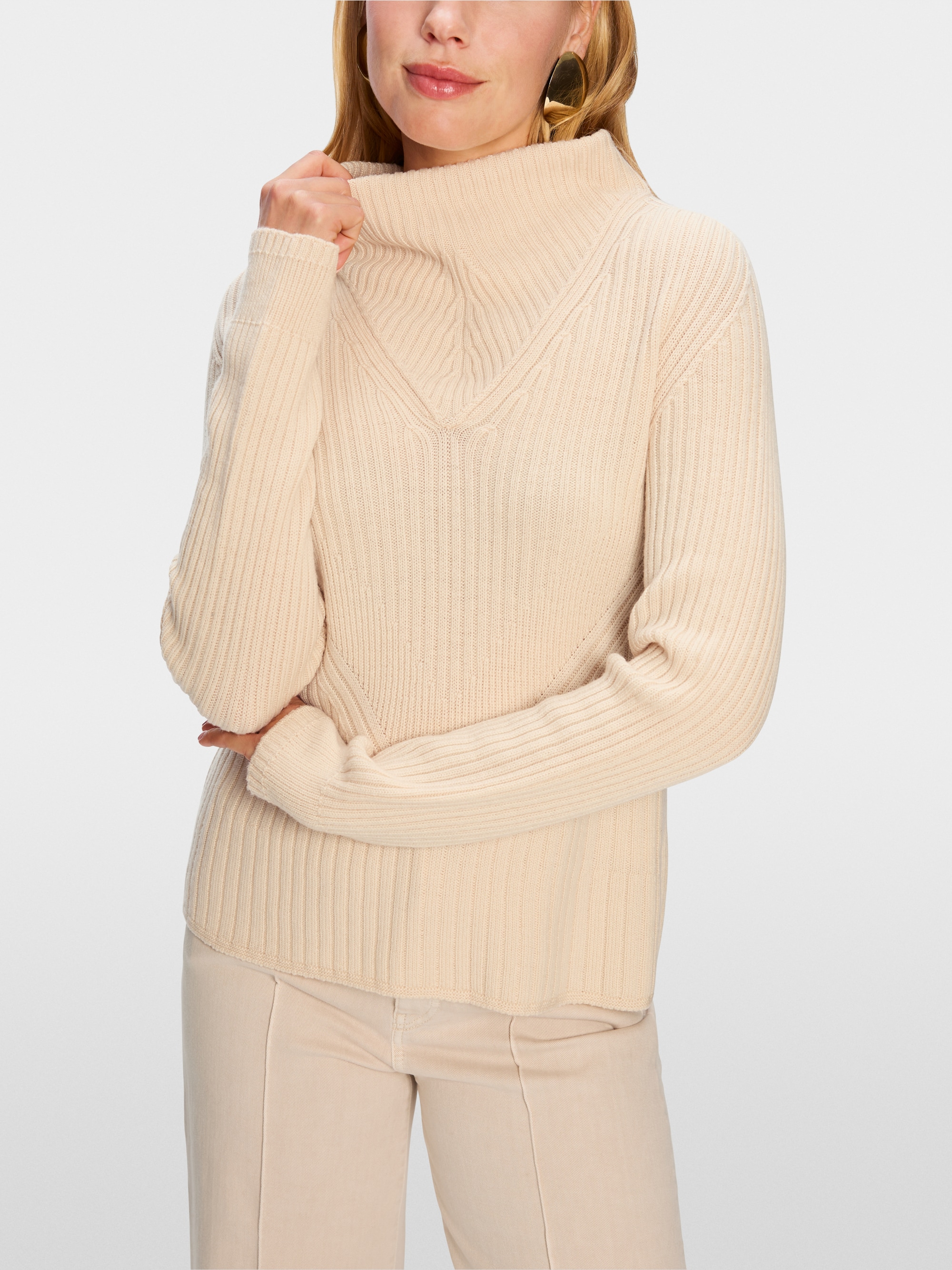 Stehkragen-Pullover Knitted in Germany