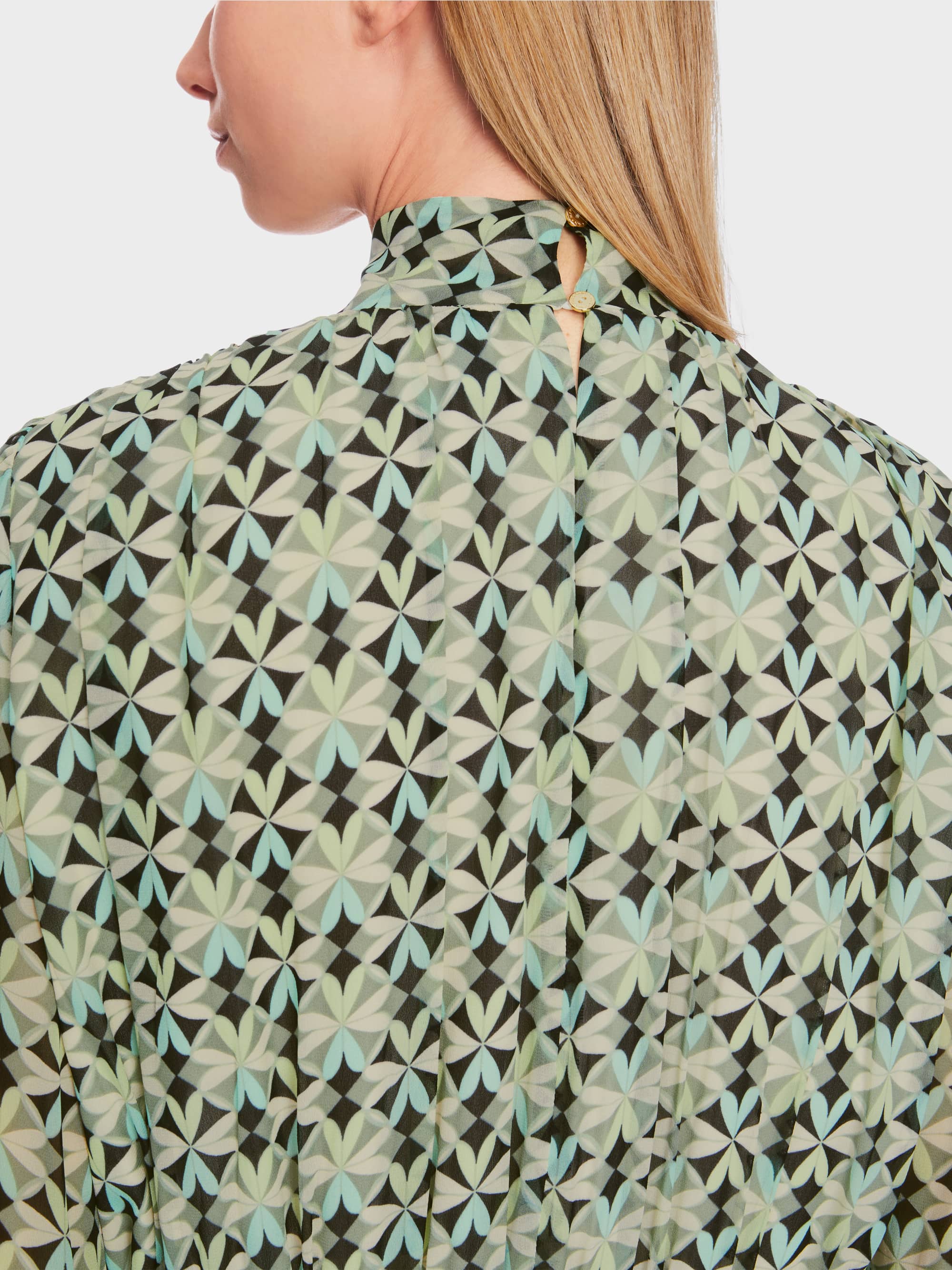 Robe avec empiècements élastiques