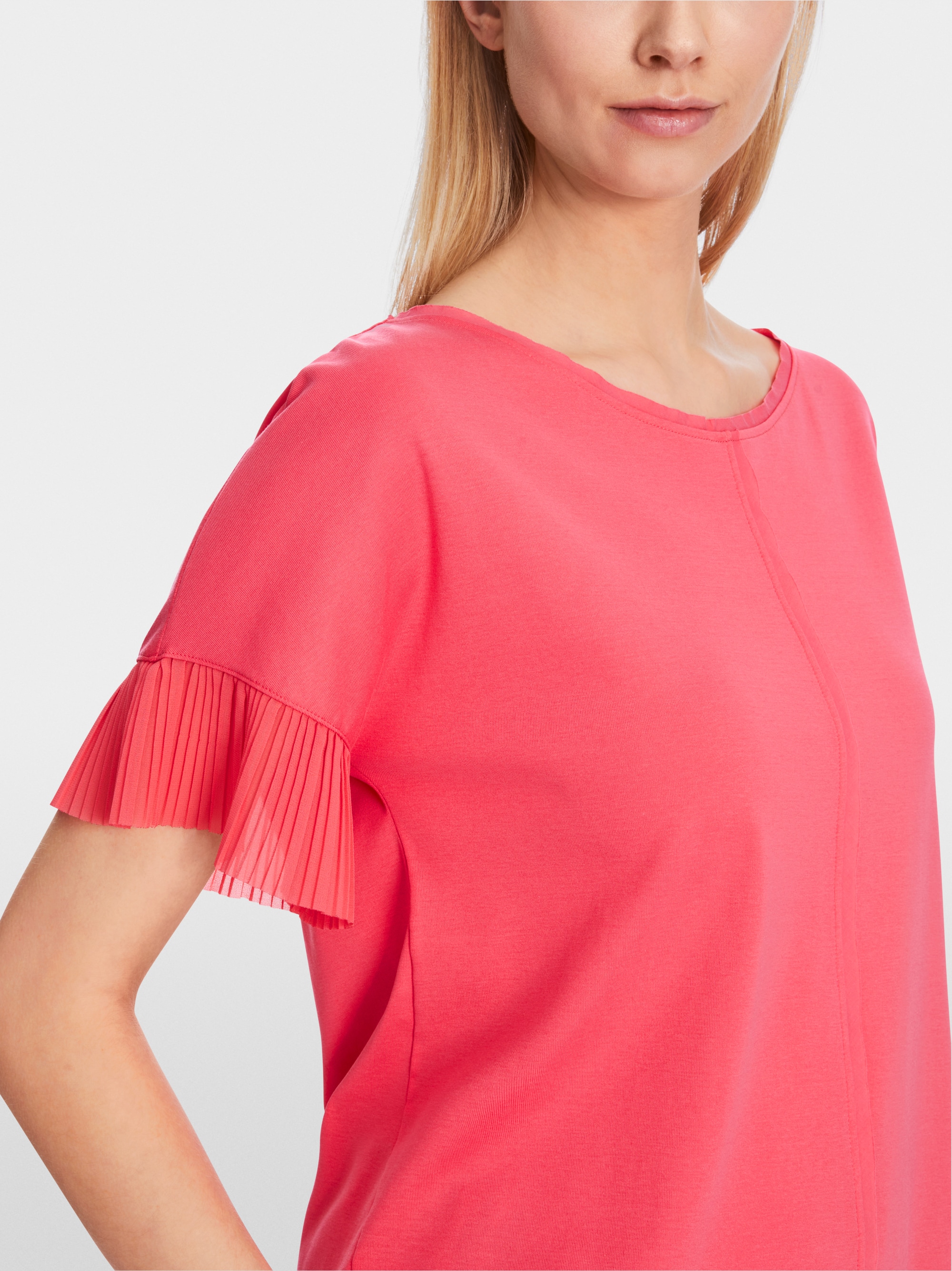 T-shirt met geplisseerde armsgaten