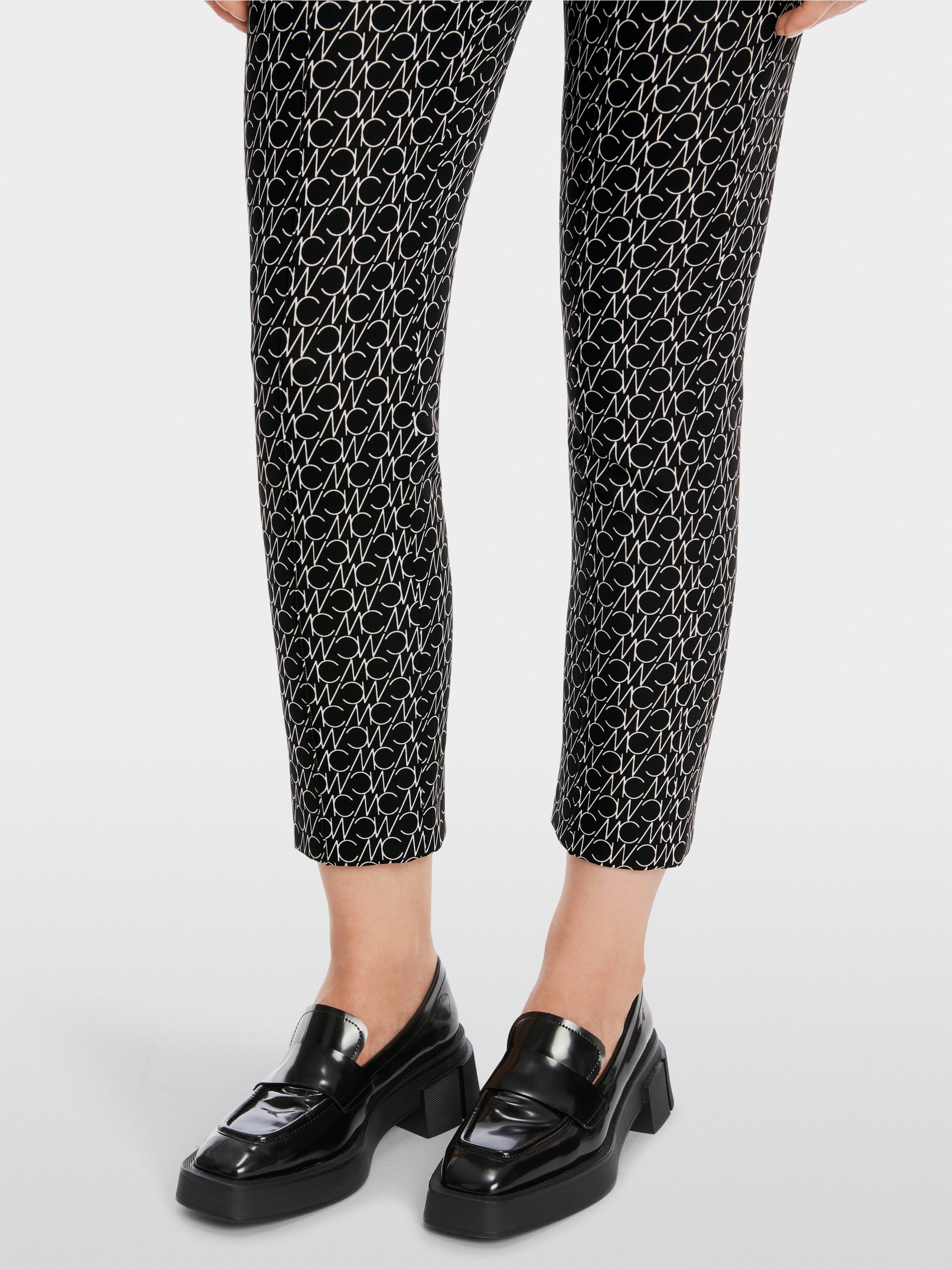 Modell SYDNEY Hose aus Technostretch