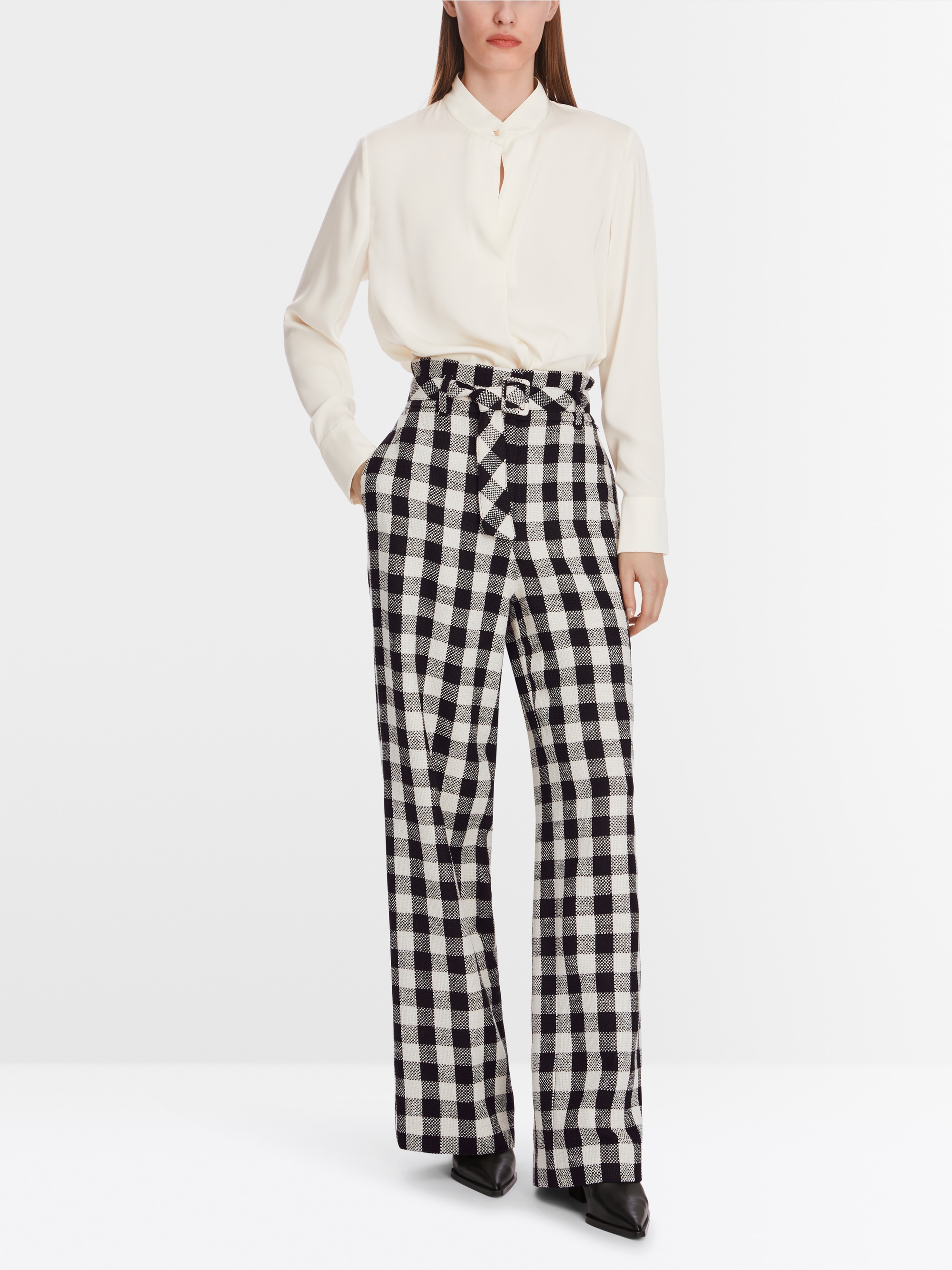Model WEIDA - paperbag broek