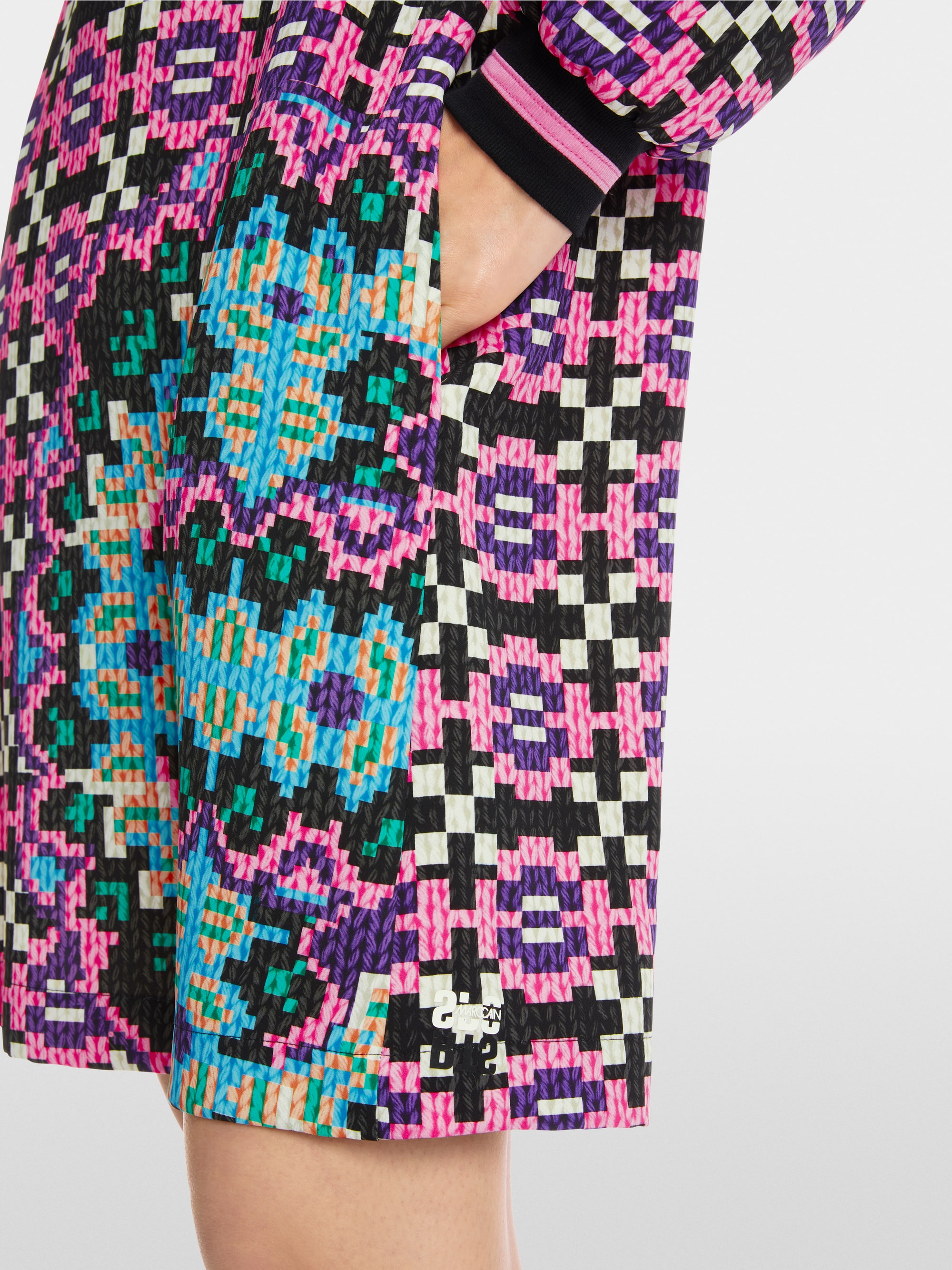 Knielanges Kleid