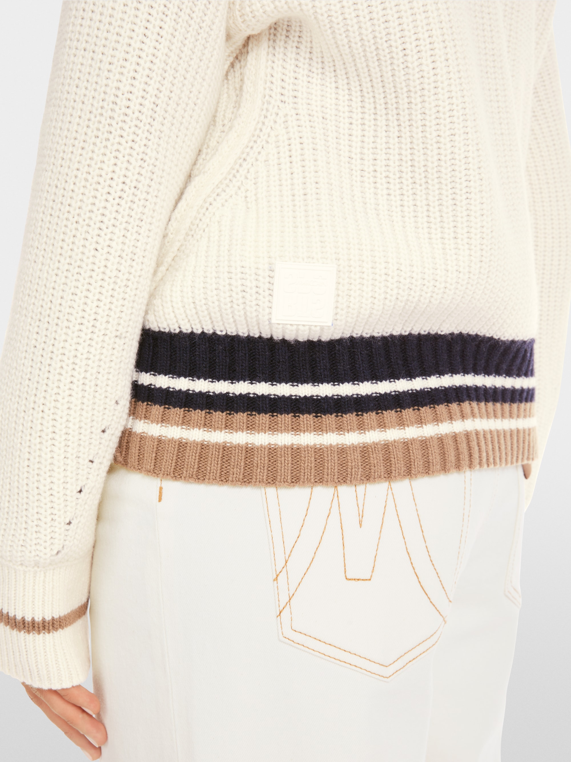 Sweater in Egg Shape Knitted in Germany