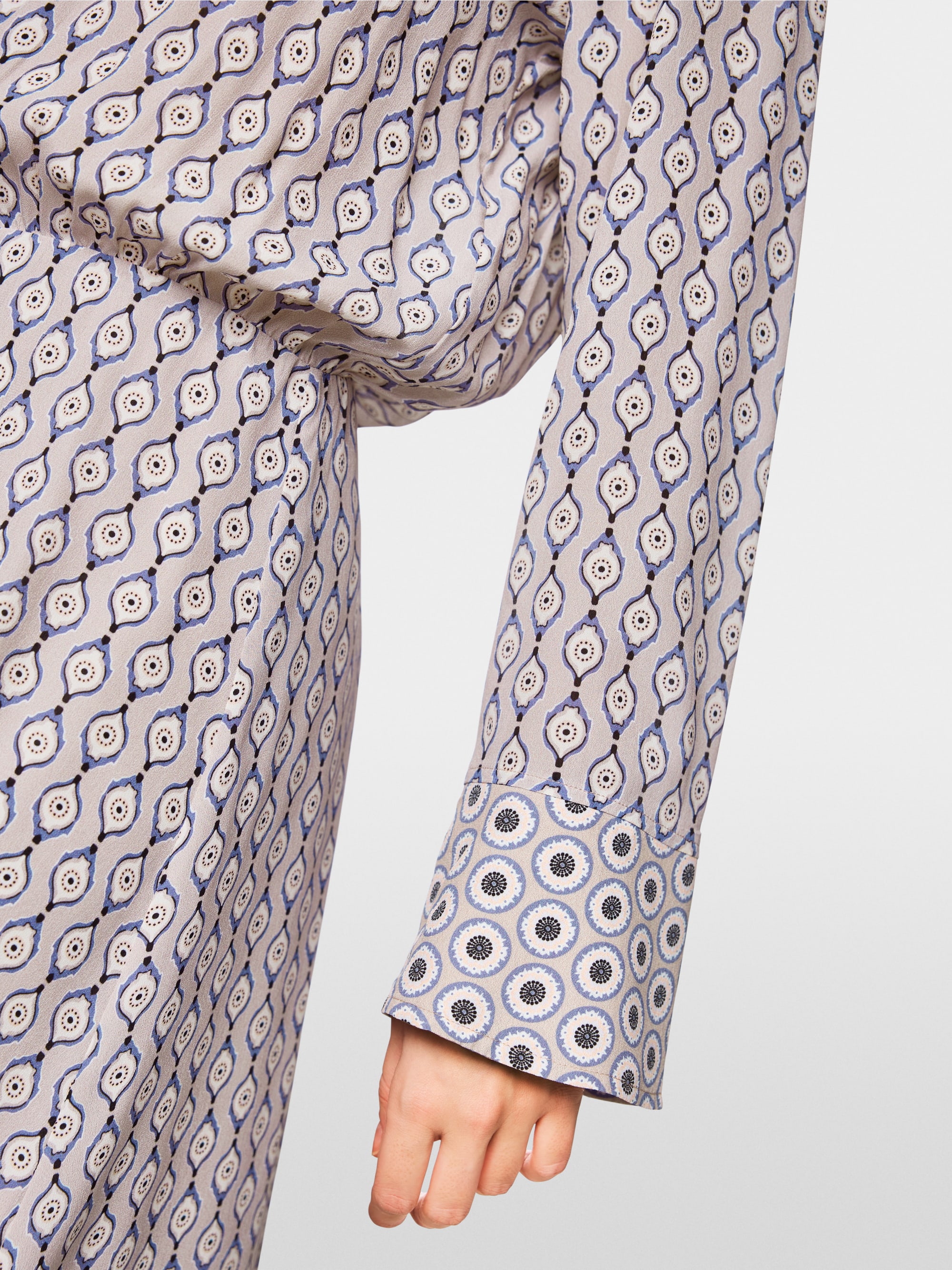 Langes Blusenkleid