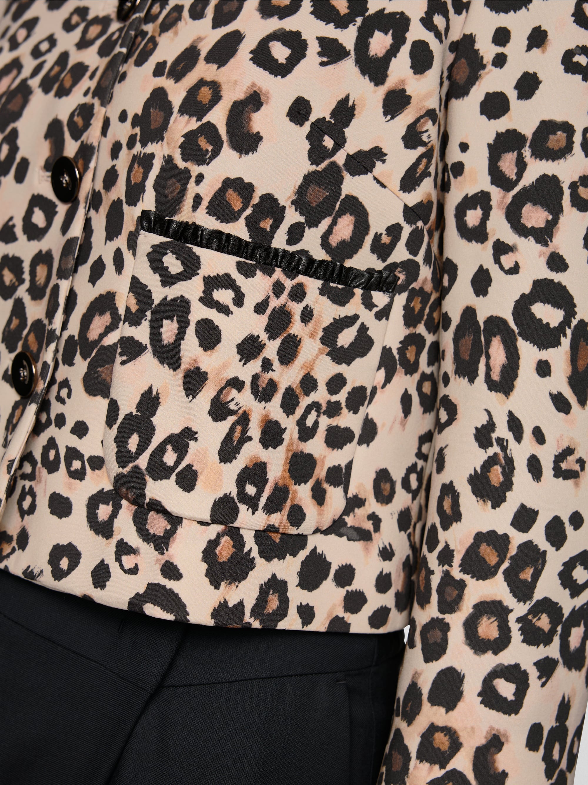 Veste courte imprimé léopard